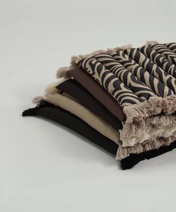 Garden Glory poduszka na krzesło z frędzlami - Czarna, czarne frędzle, 38x40 cm - Garden Glory