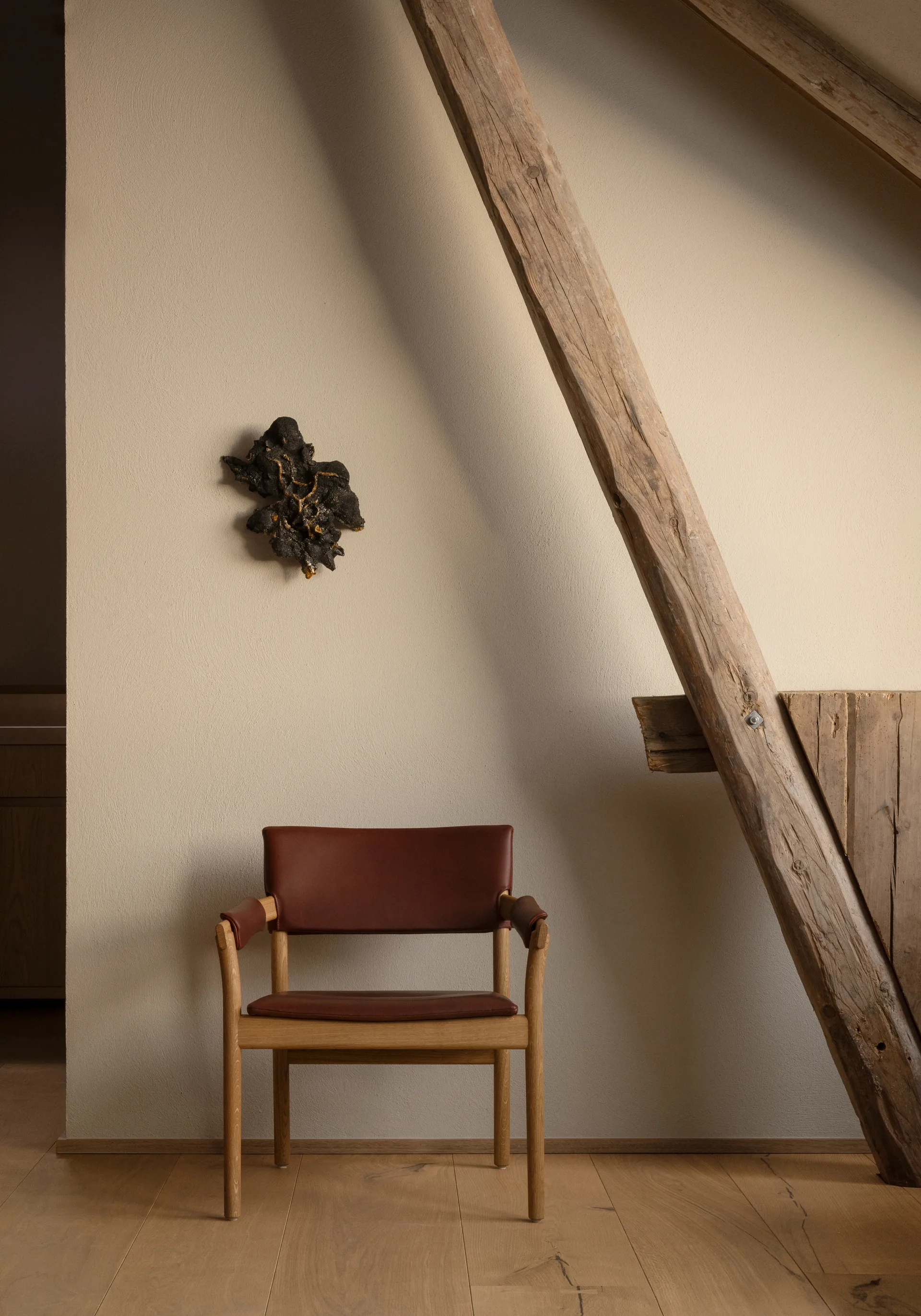 Fotel Vyn, Monocoat natural-Elmosoft 43283 Gärsnäs