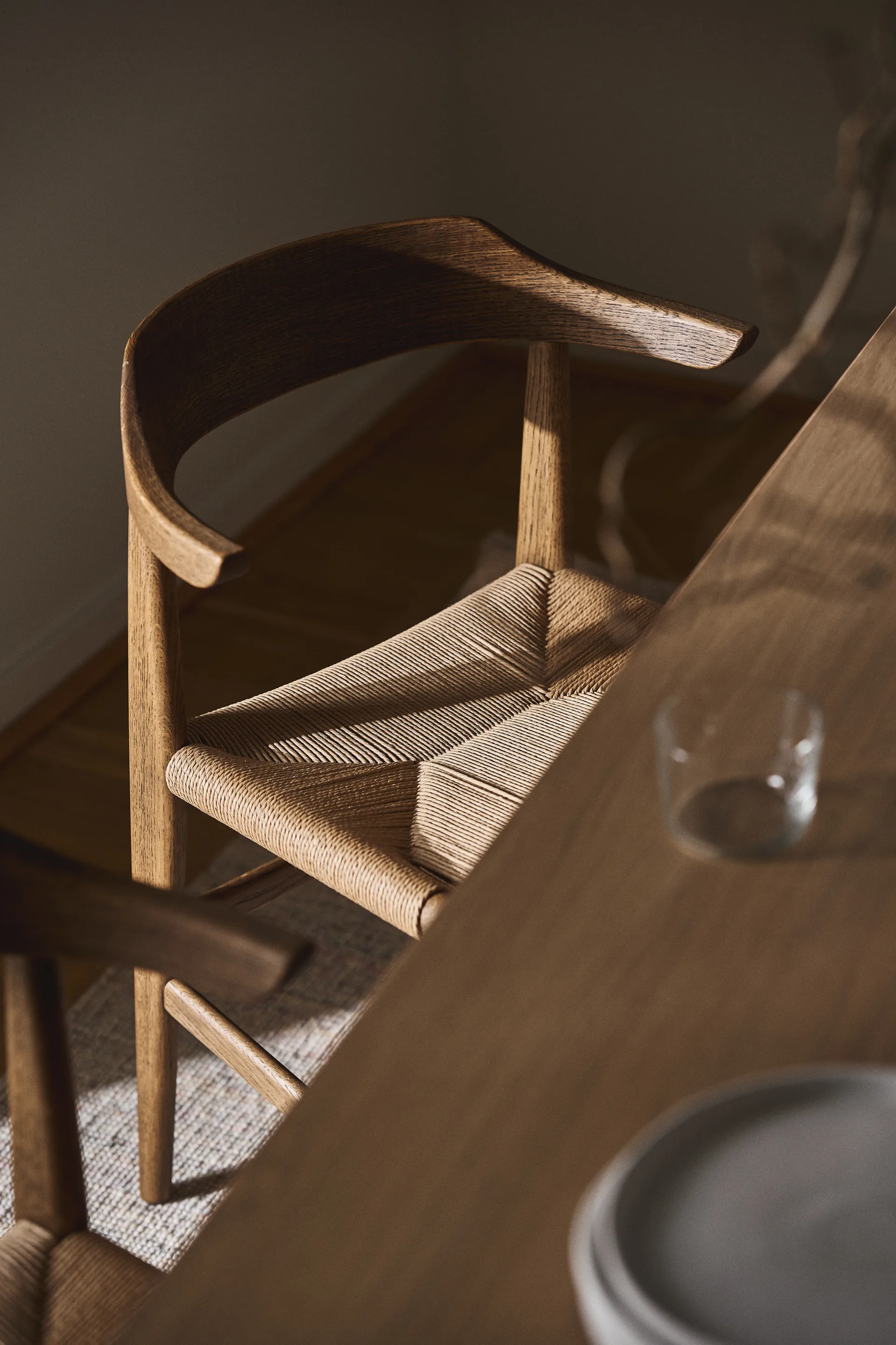 Krzesło Hedda, Dąb-black-sznurek papierowy natur Gärsnäs