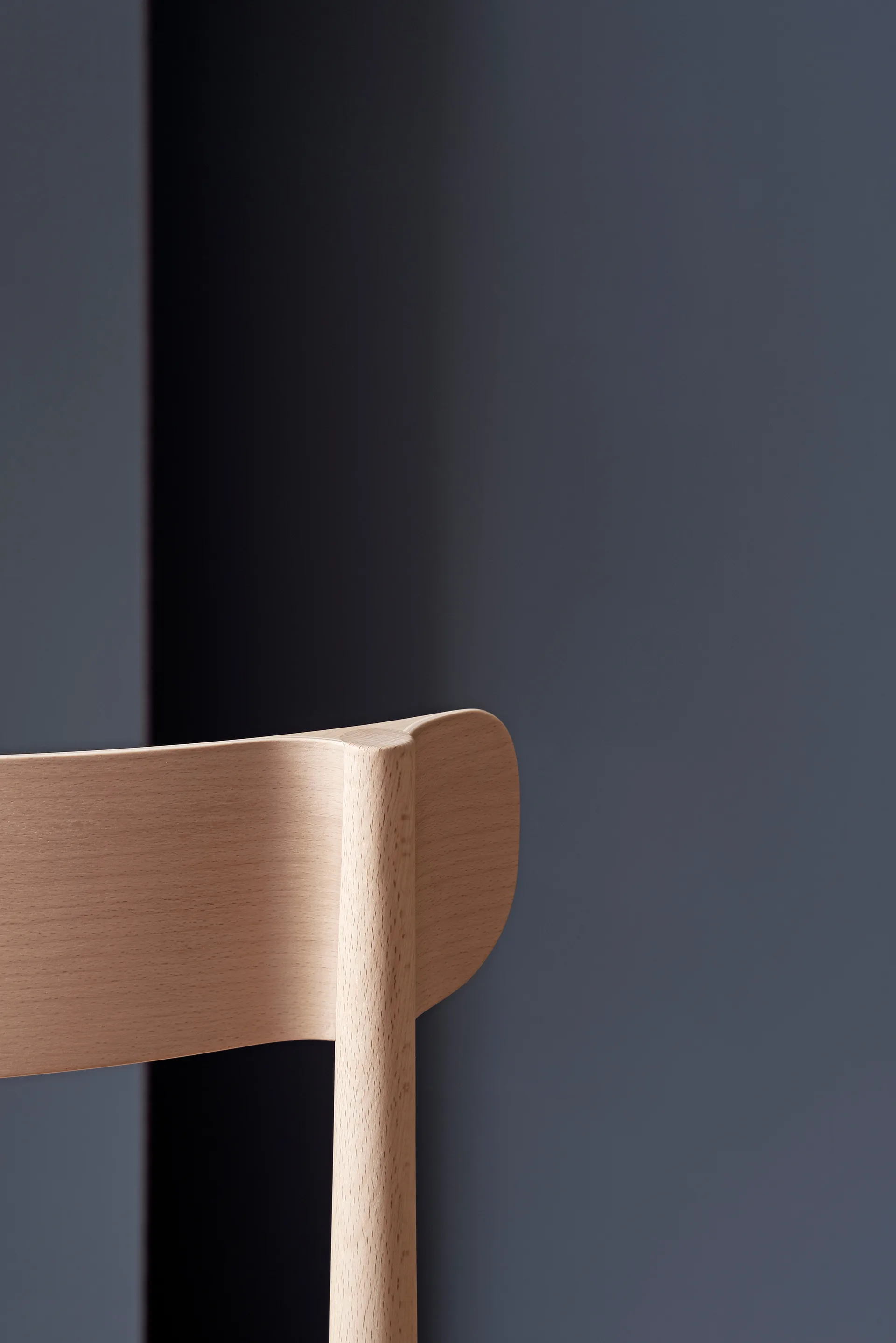 Krzesło Petite, Fornirowane siedzisko naturalne Gärsnäs