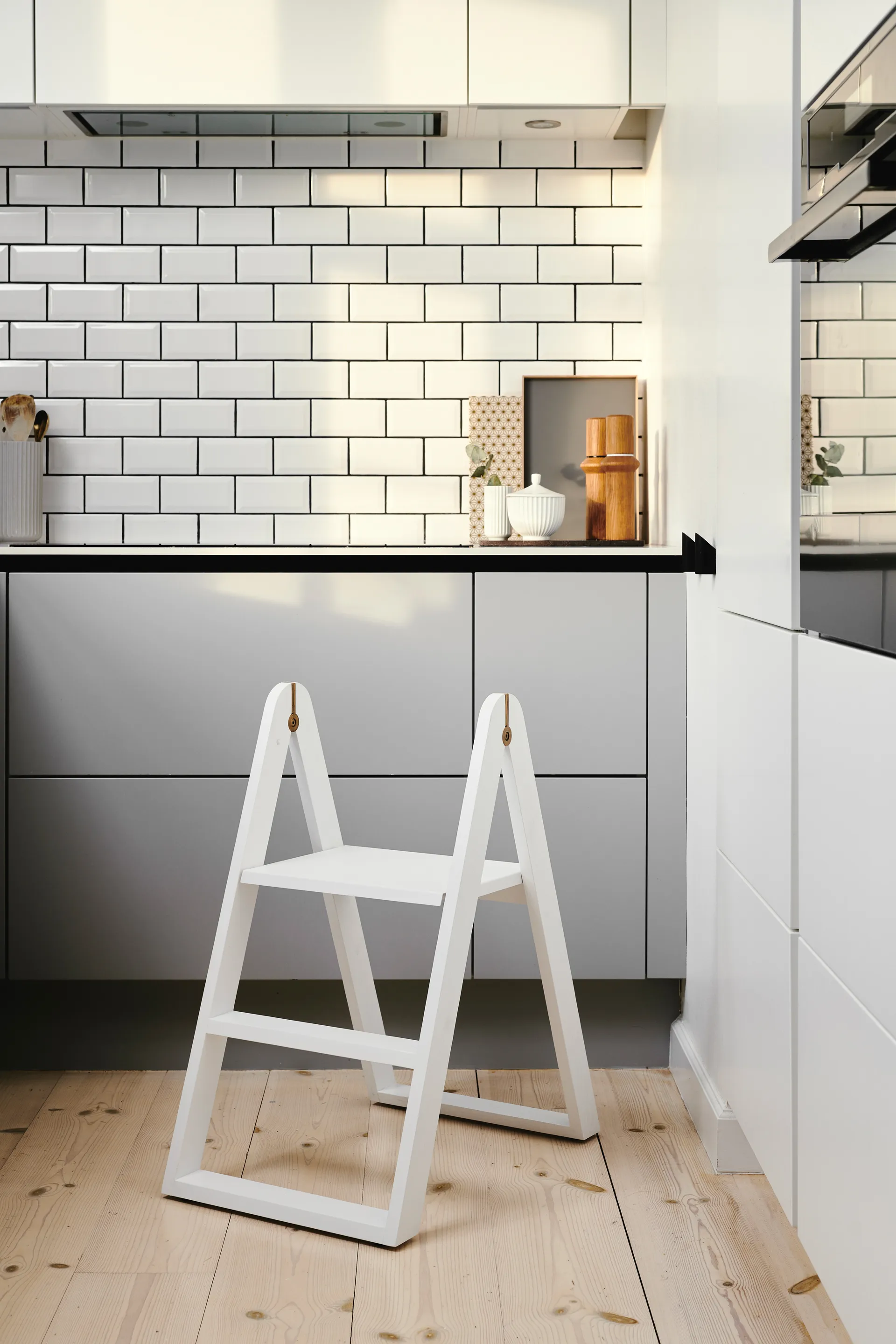 Drabinka rozstawna Reech Stepladder, Biała Gejst