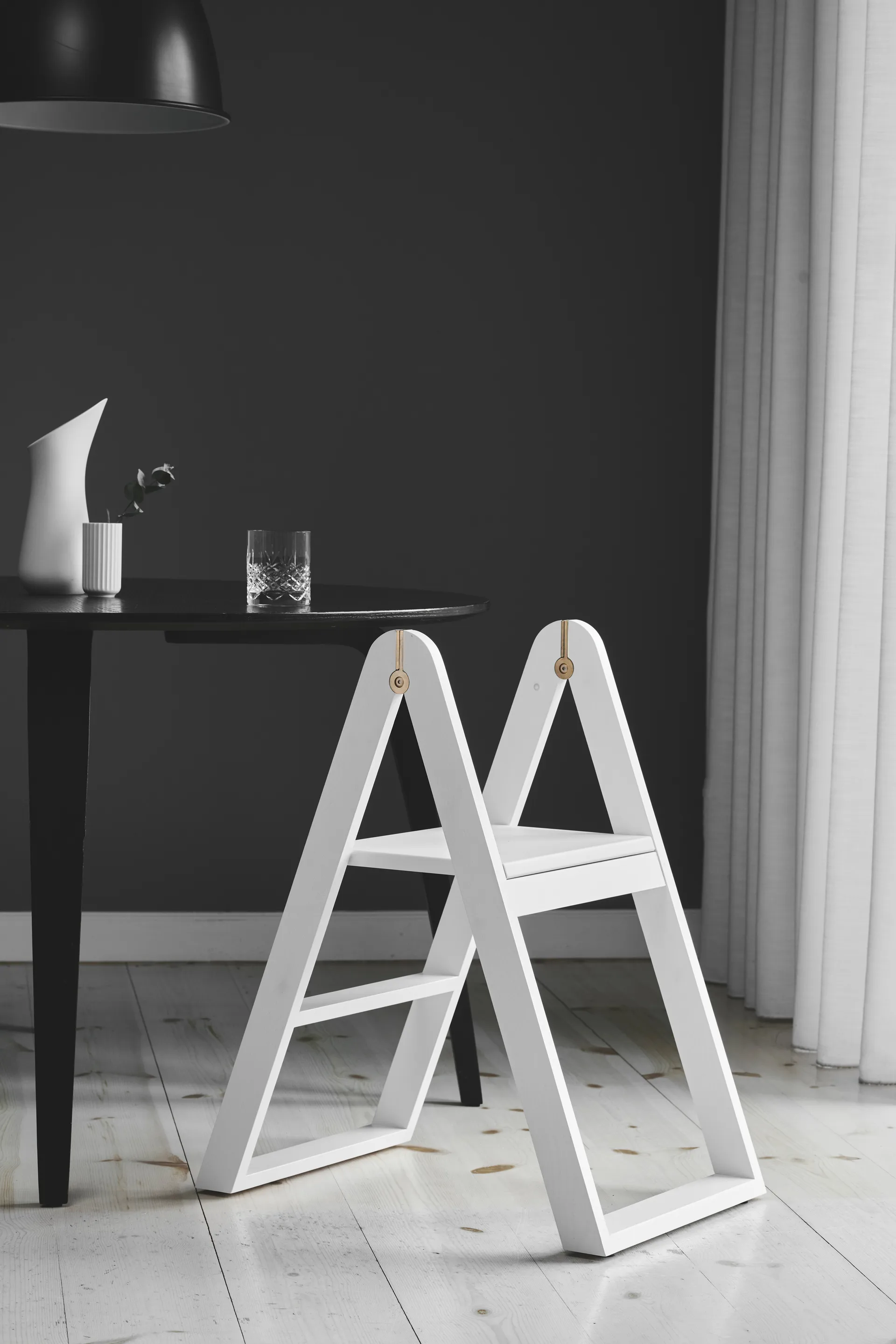 Drabinka rozstawna Reech Stepladder, Biała Gejst