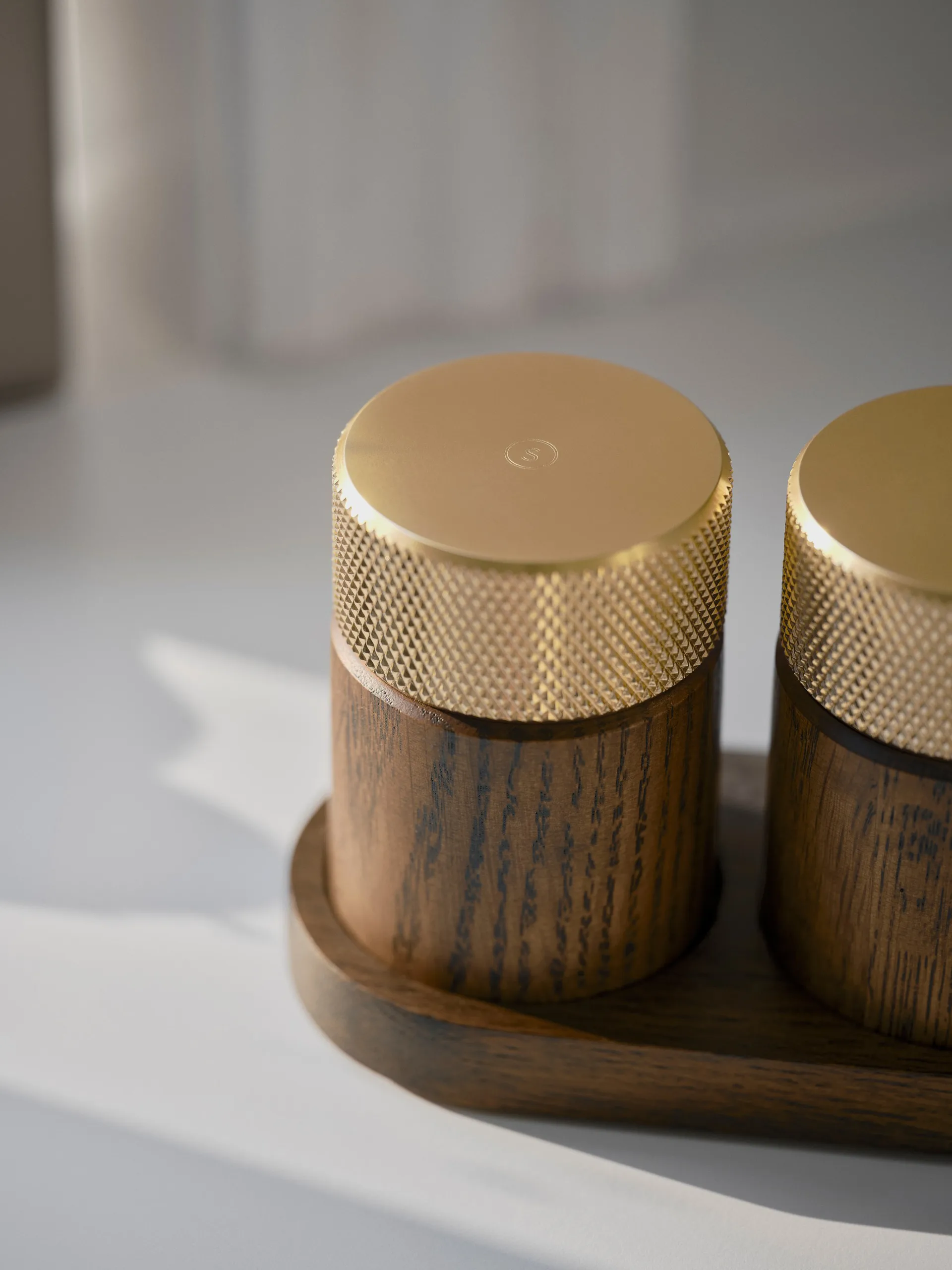 Młynek do soli i pieprzu Sina 6 cm, Ciemny jesion-mosiądz Gejst