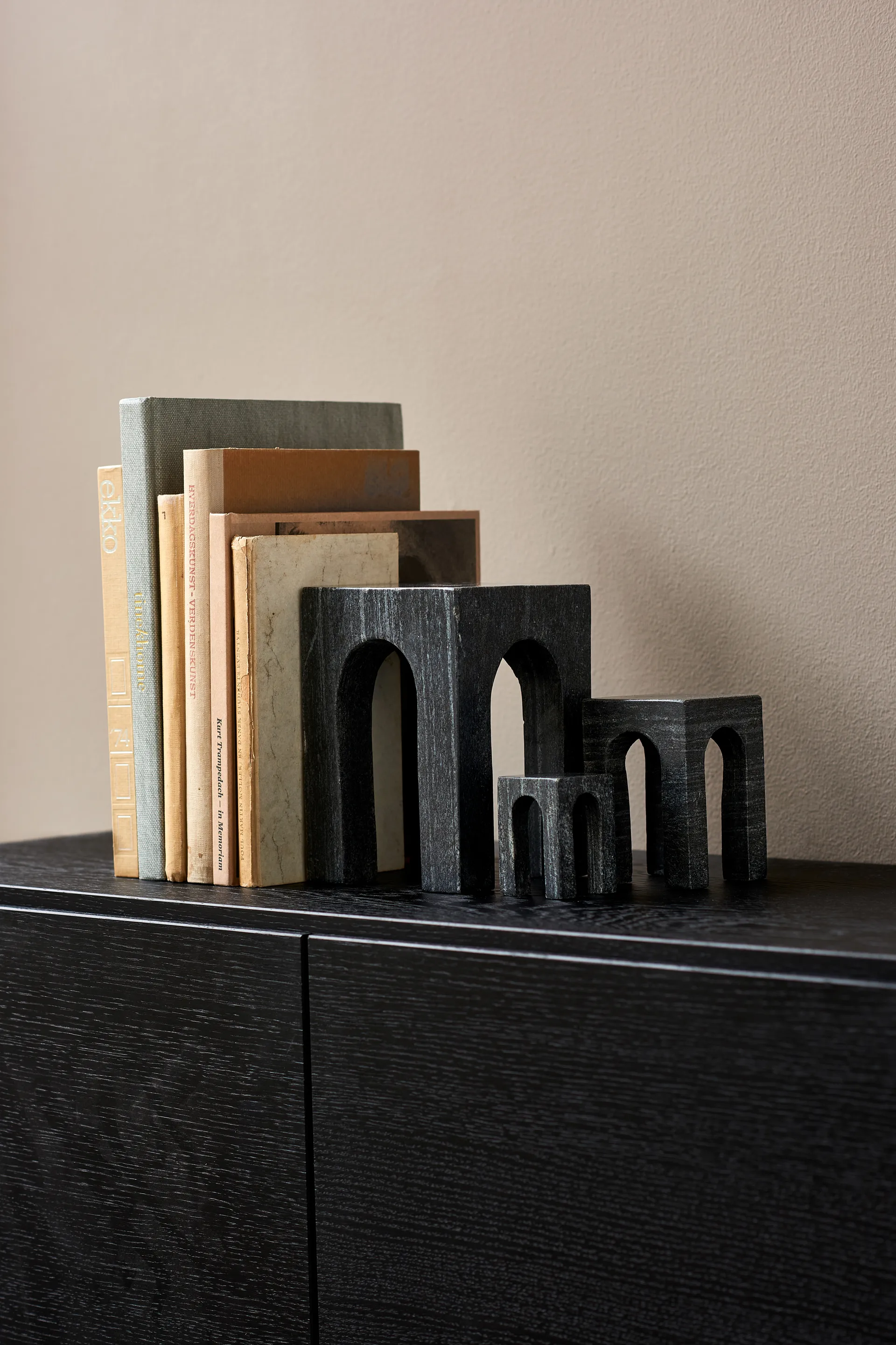 Podpórka do książek 3 części, Czarny Gejst