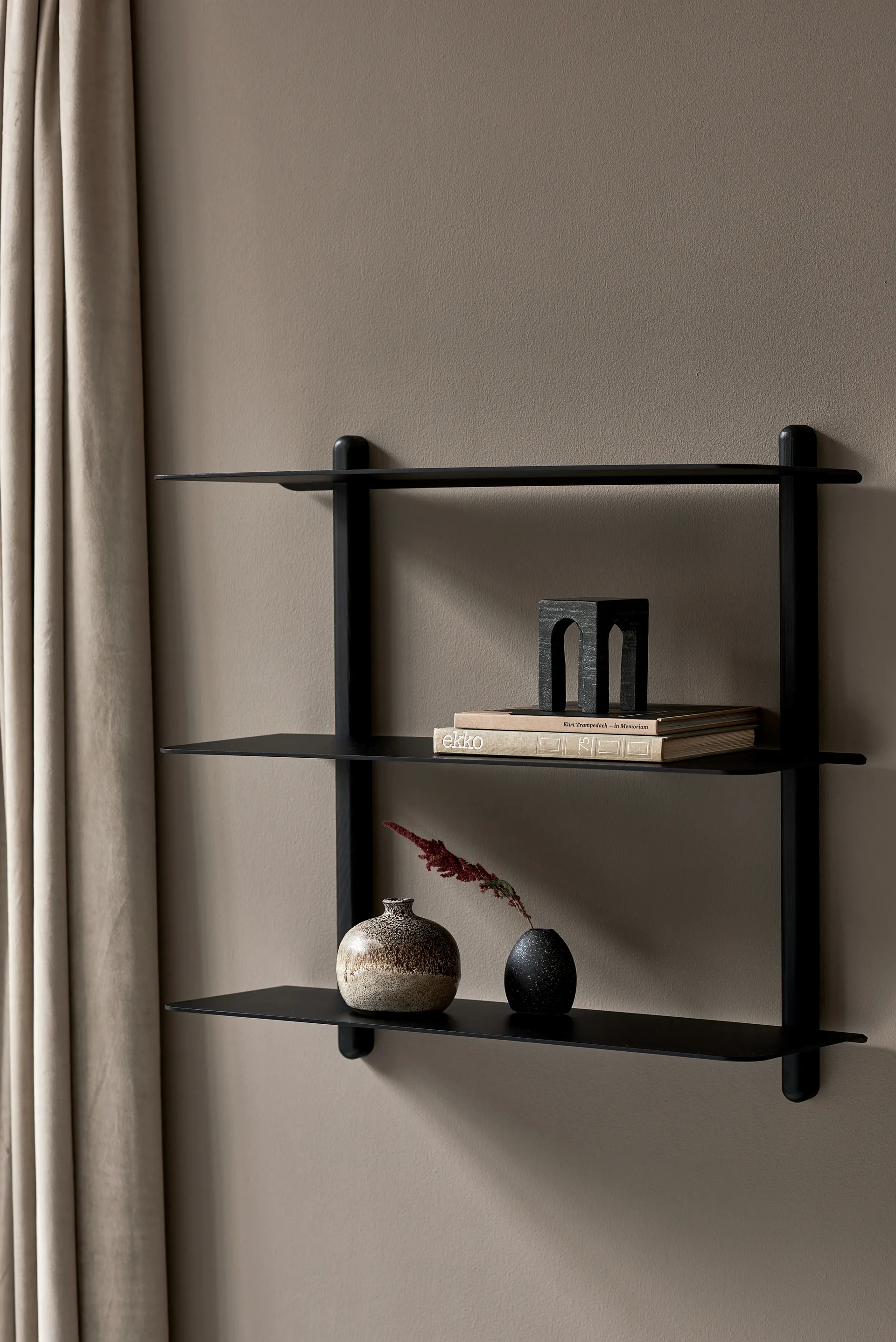 Półka Nivo A duża, Jesion bejcowany na czarno-czarny Gejst