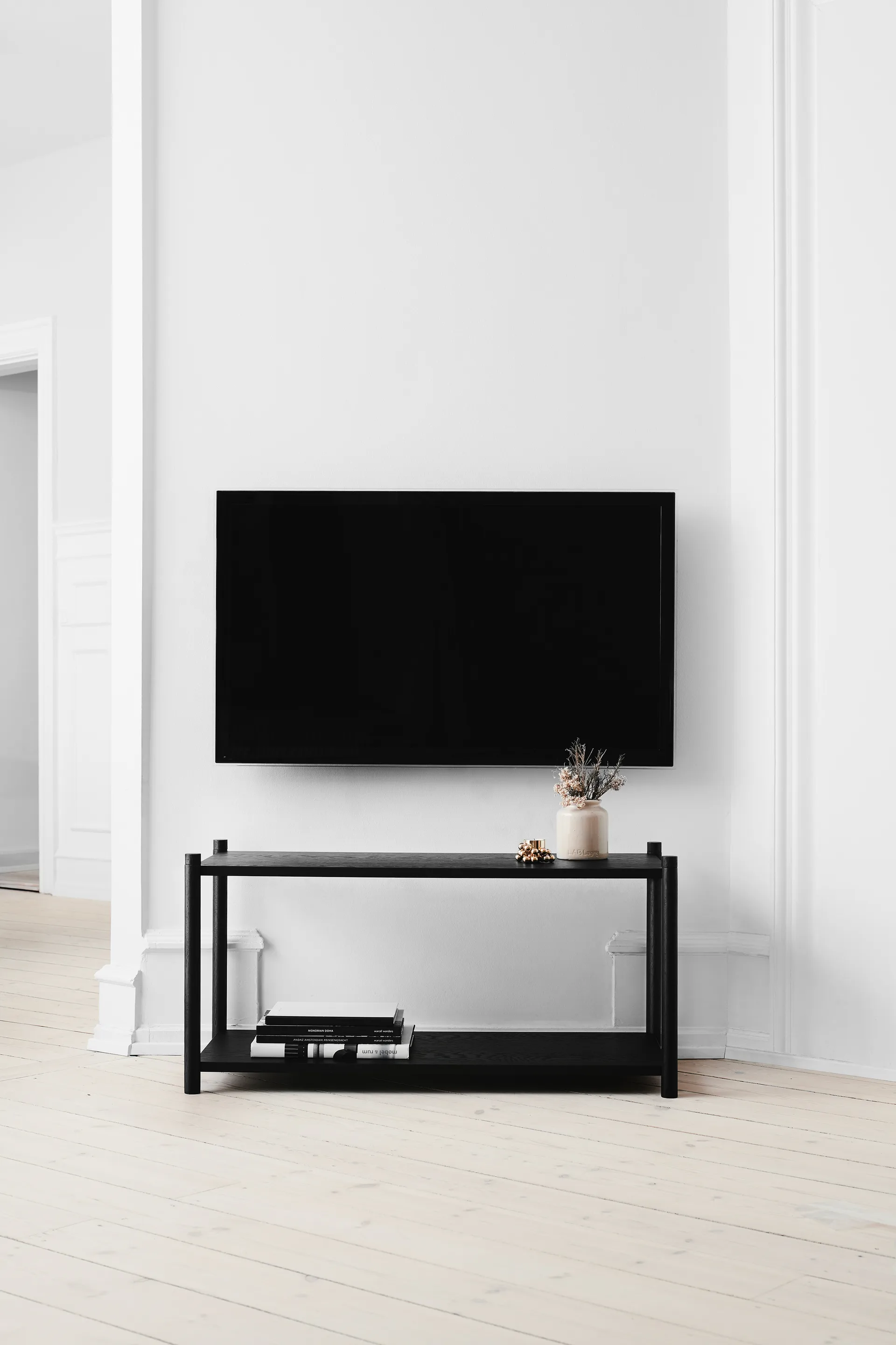 Sceene szafka na książki F, Dąb bejcowany na czarno Gejst