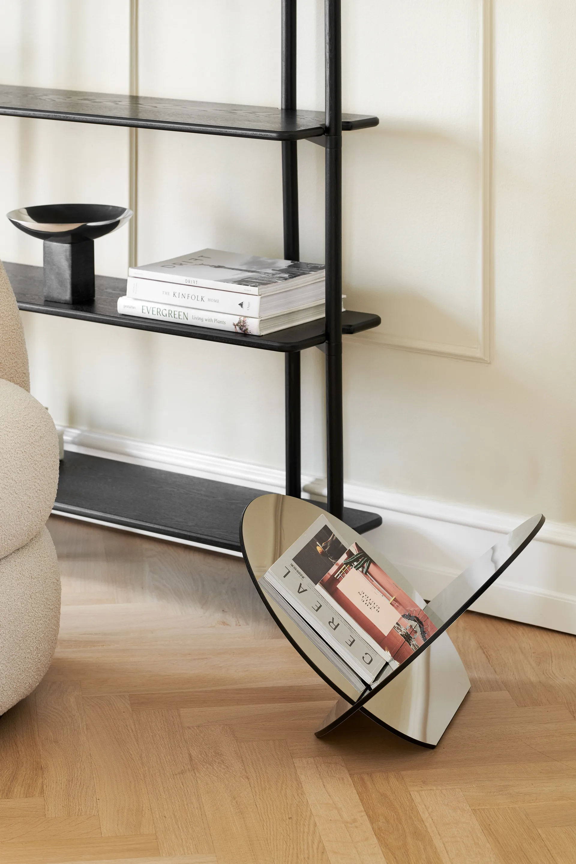 Silia stojak na gazety, Nierdzewny stal Gejst