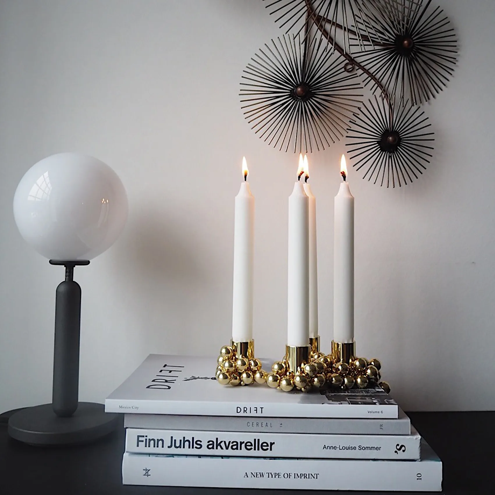 Świecznik z molekułami 4, Mosiądz Gejst