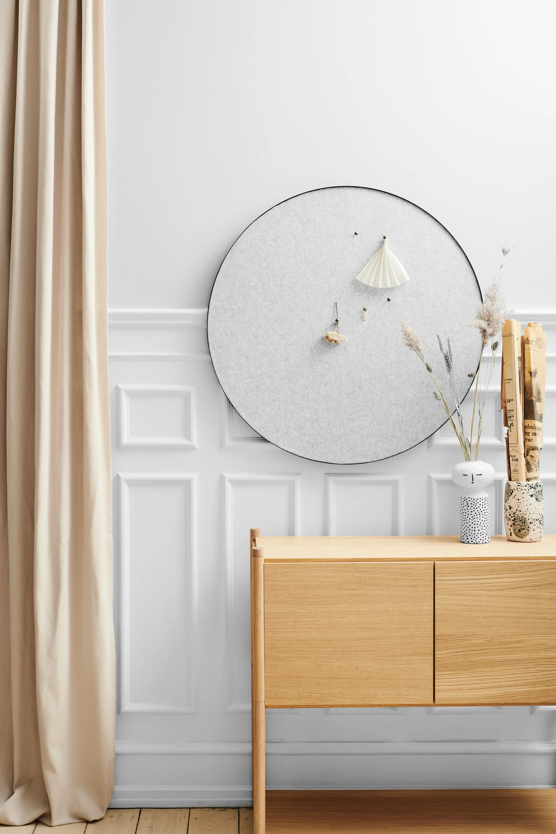 Tablica ścienna Retell Ø80 cm, Jasnoszary Gejst