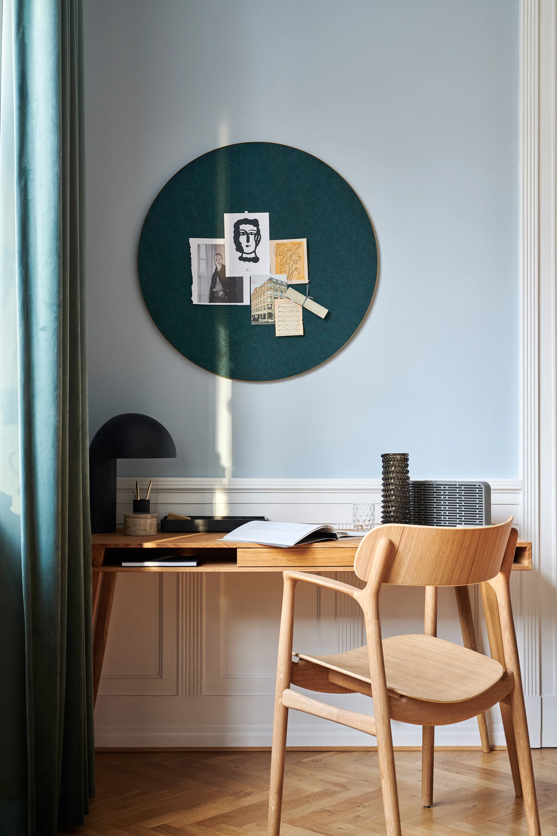 Tablica ścienna Retell Ø80 cm, Zielony-mosiądz Gejst