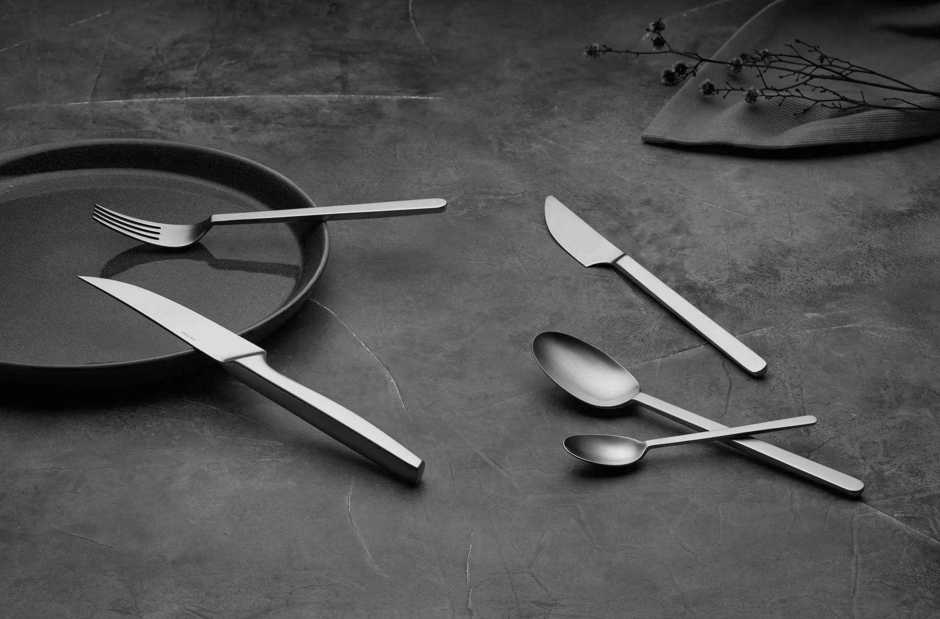 Widelec stołowy Norm, Matowa stal nierdzewna Gense