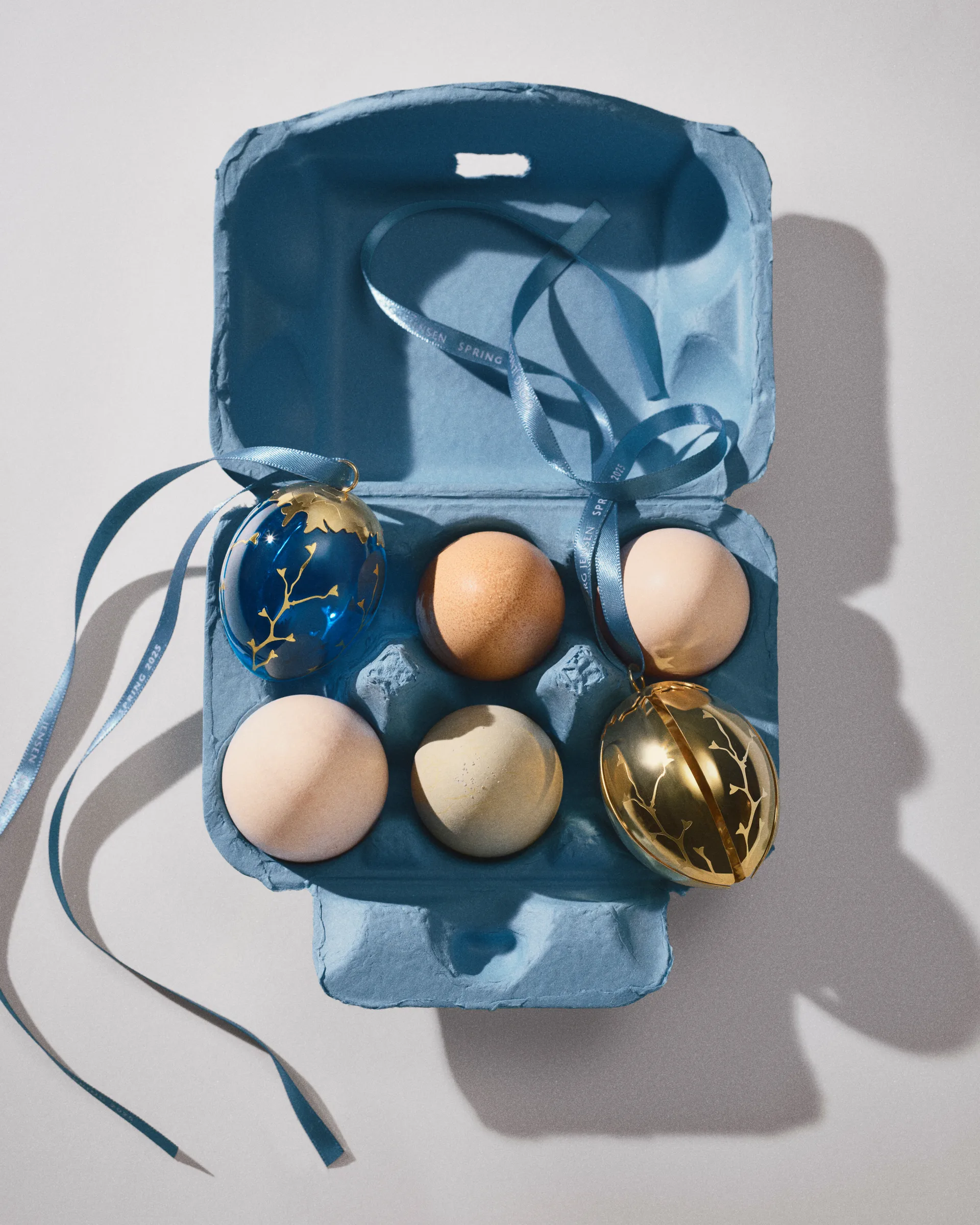 Dekoracje wiszące wielkanocne Spring 2025 jajko, Pozłacane szkło Georg Jensen