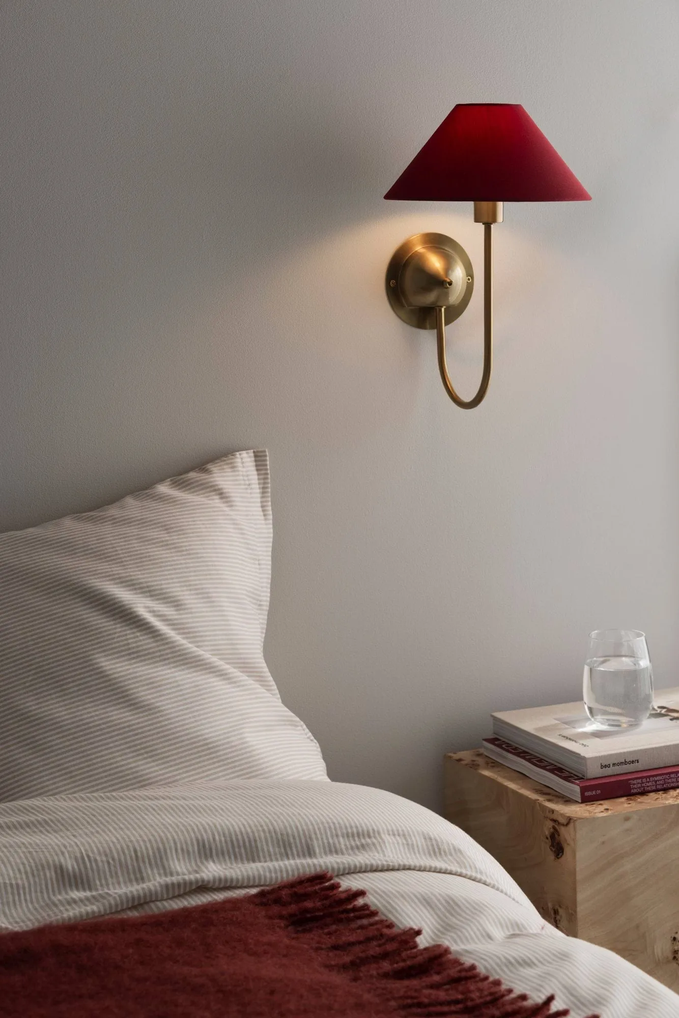 Kinkiet Iris, Bordo Globen Lighting