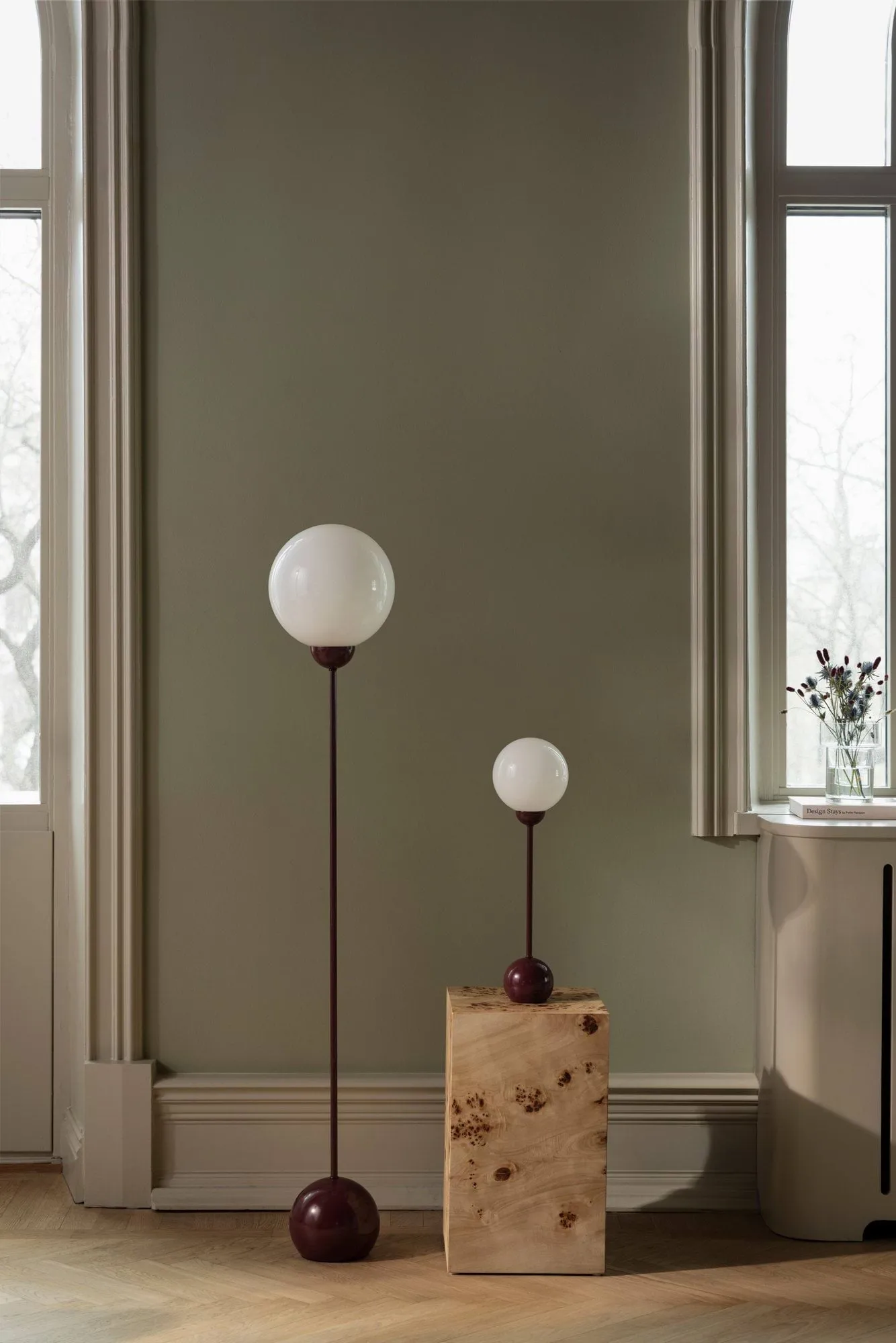 Lampa podłogowa Ripley, Bordo Globen Lighting