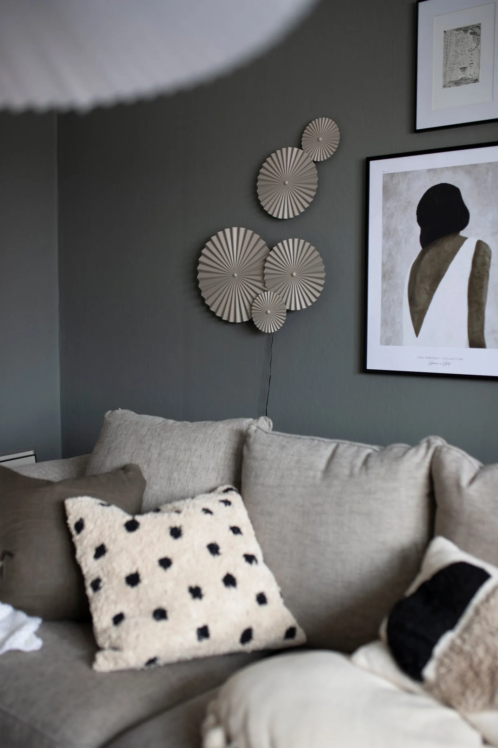 Lampa ścienna Omega, Mud Globen Lighting