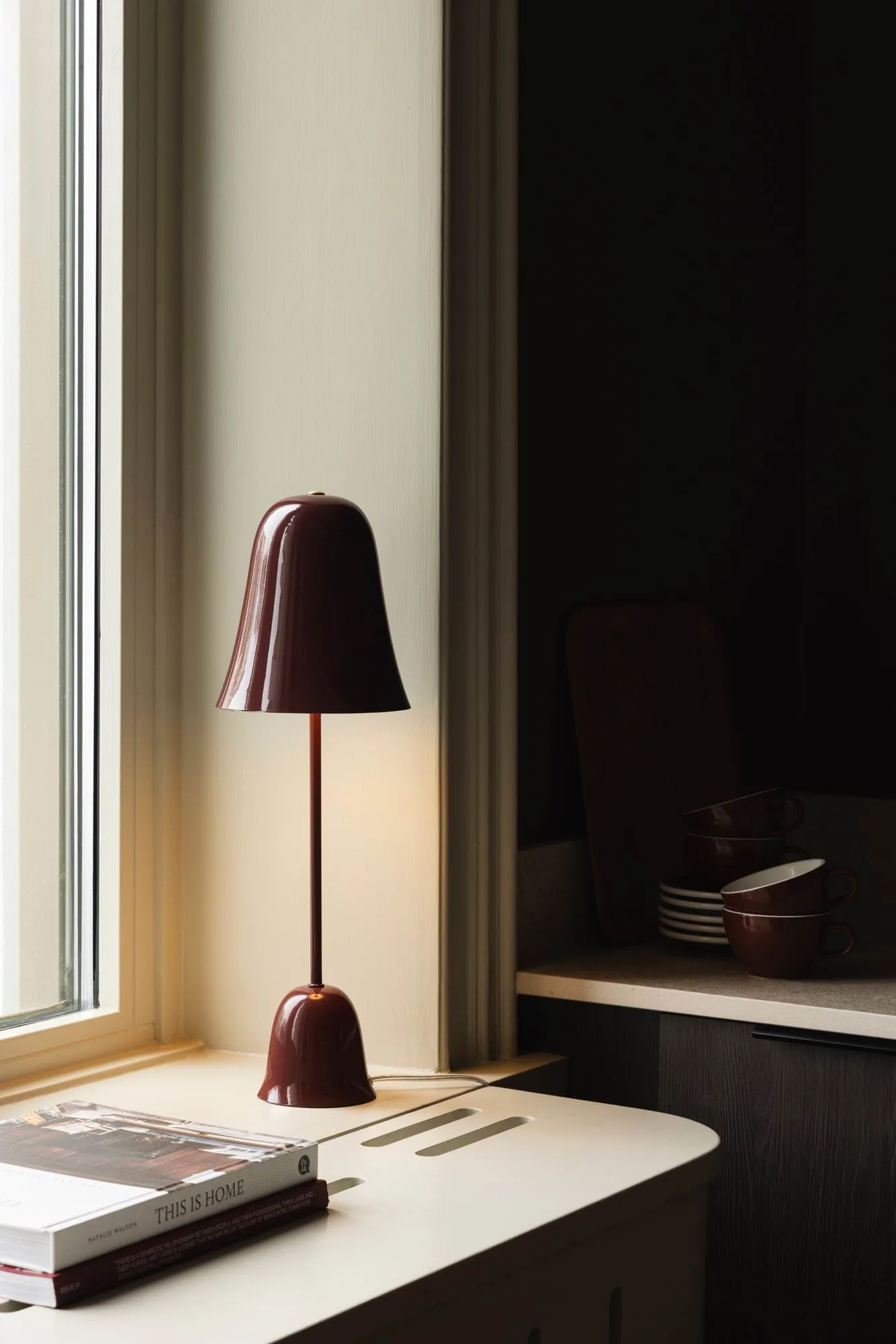 Lampa stołowa Blåklockan, Winna czerwień (czerwony), Ø16x 50cm wys. Globen Lighting