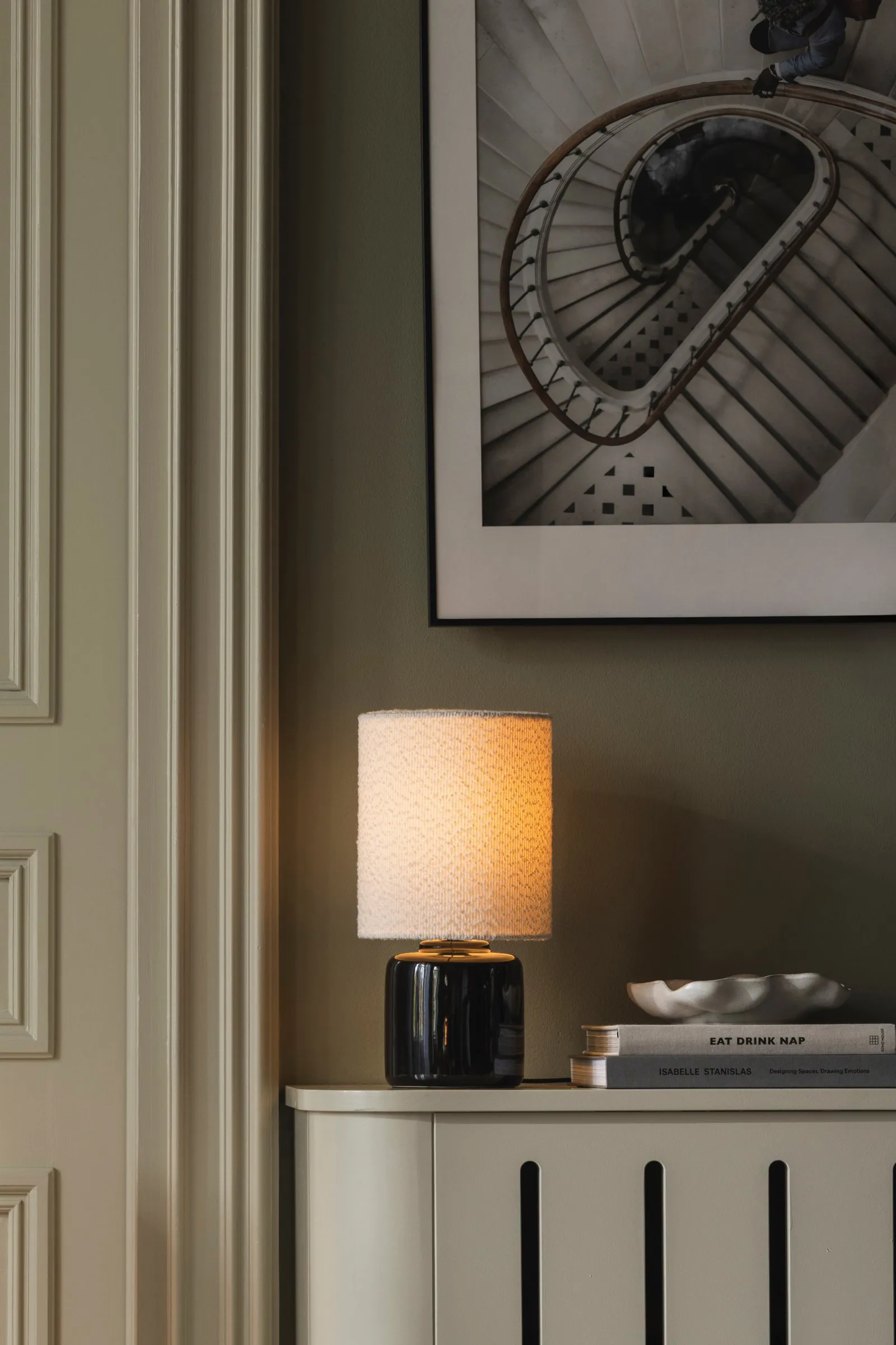 Lampa stołowa Florian, Biel bouclé/czerń, Ø20×39 cm Globen Lighting