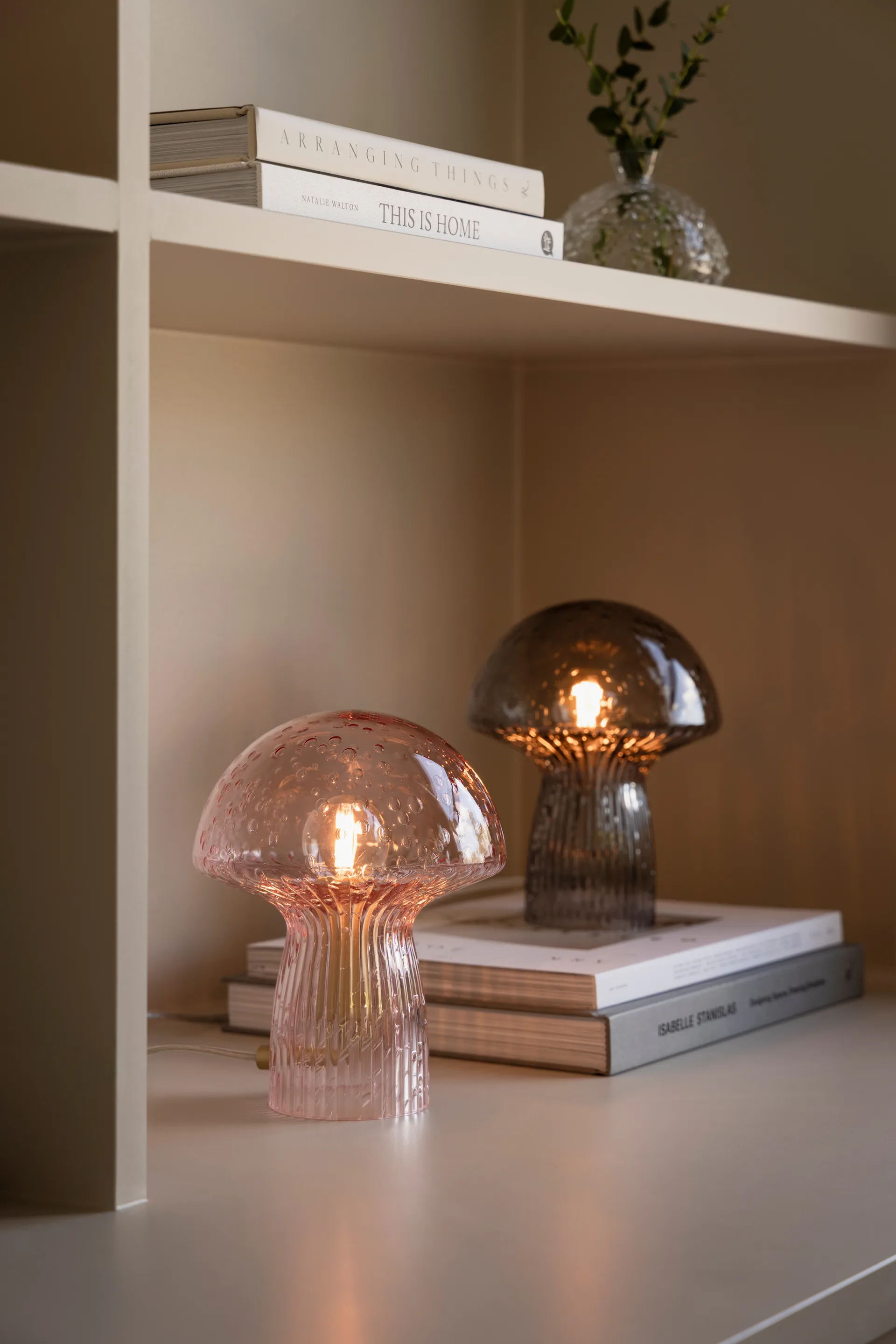 Lampa stołowa Fungo, edycja specjalna, przydymiona, Ø16 cm, W:20 cm Globen Lighting