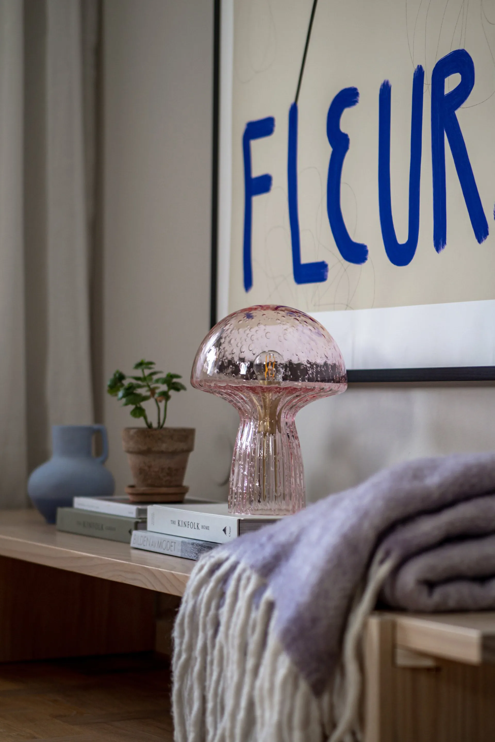 Lampa stołowa Fungo, edycja specjalna, różowa, 30 cm Globen Lighting