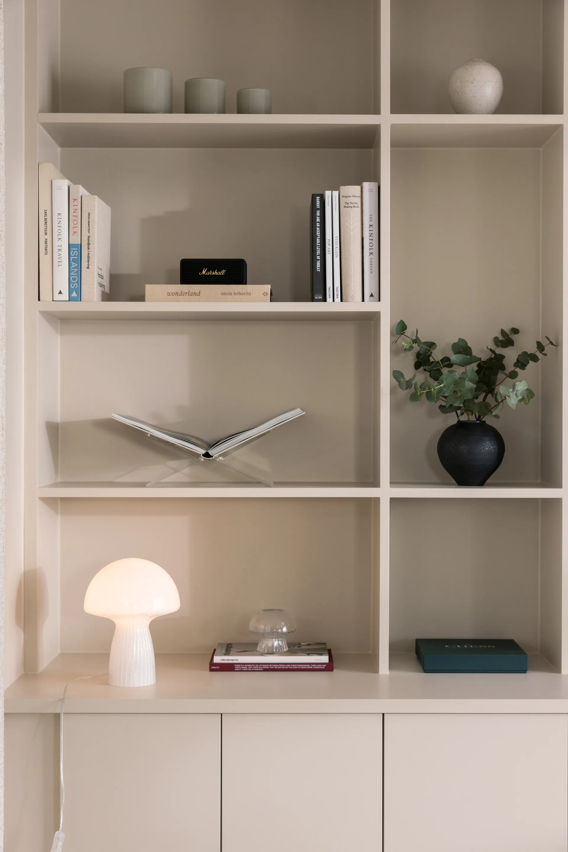 Lampa stołowa Fungo Special Edition Biała, Ø22 cm Globen Lighting