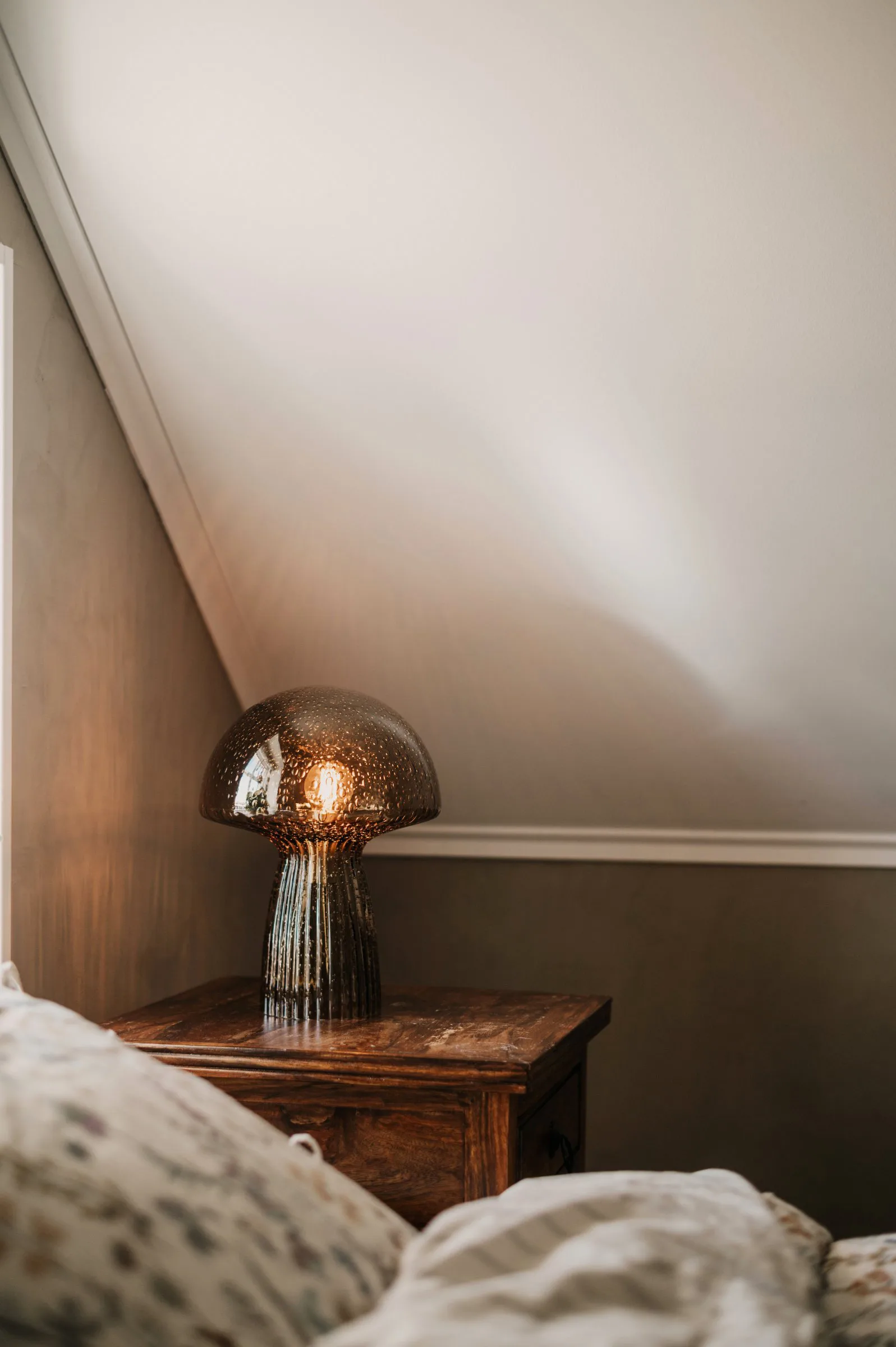 Lampa stołowa Fungo Special Edition brązowa, 30 cm Globen Lighting