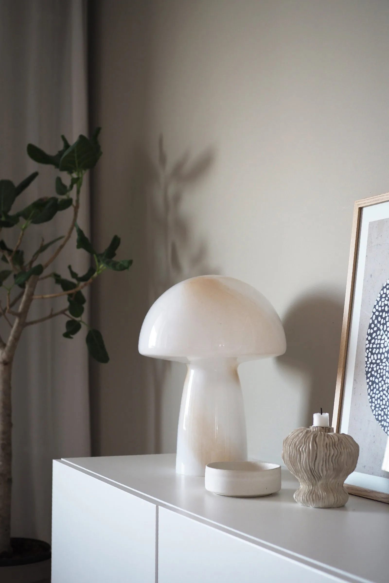 Lampa stołowa Fungo w kolorze beżowym, 42 cm Globen Lighting