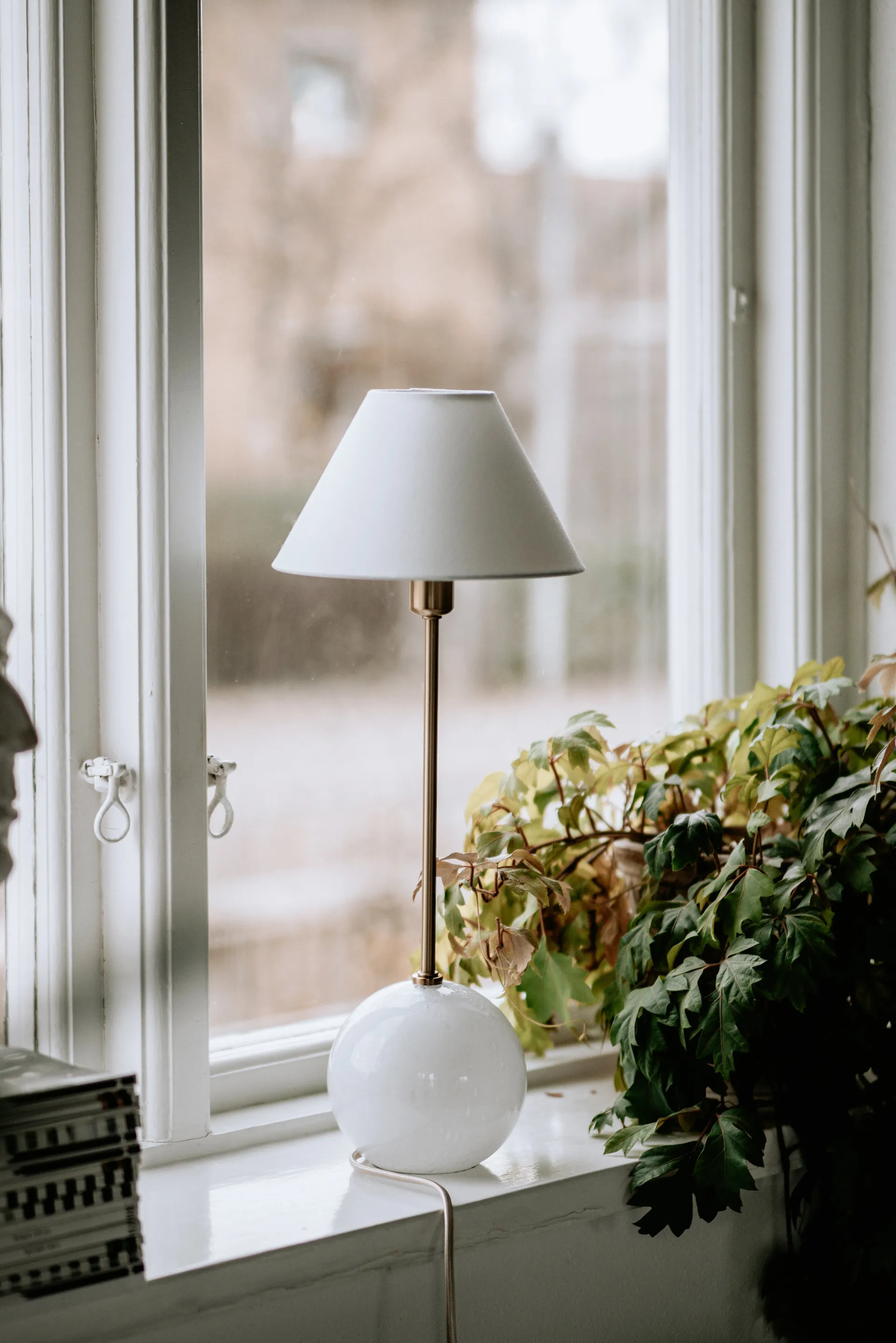 Lampa stołowa Iris 20, Biała Globen Lighting