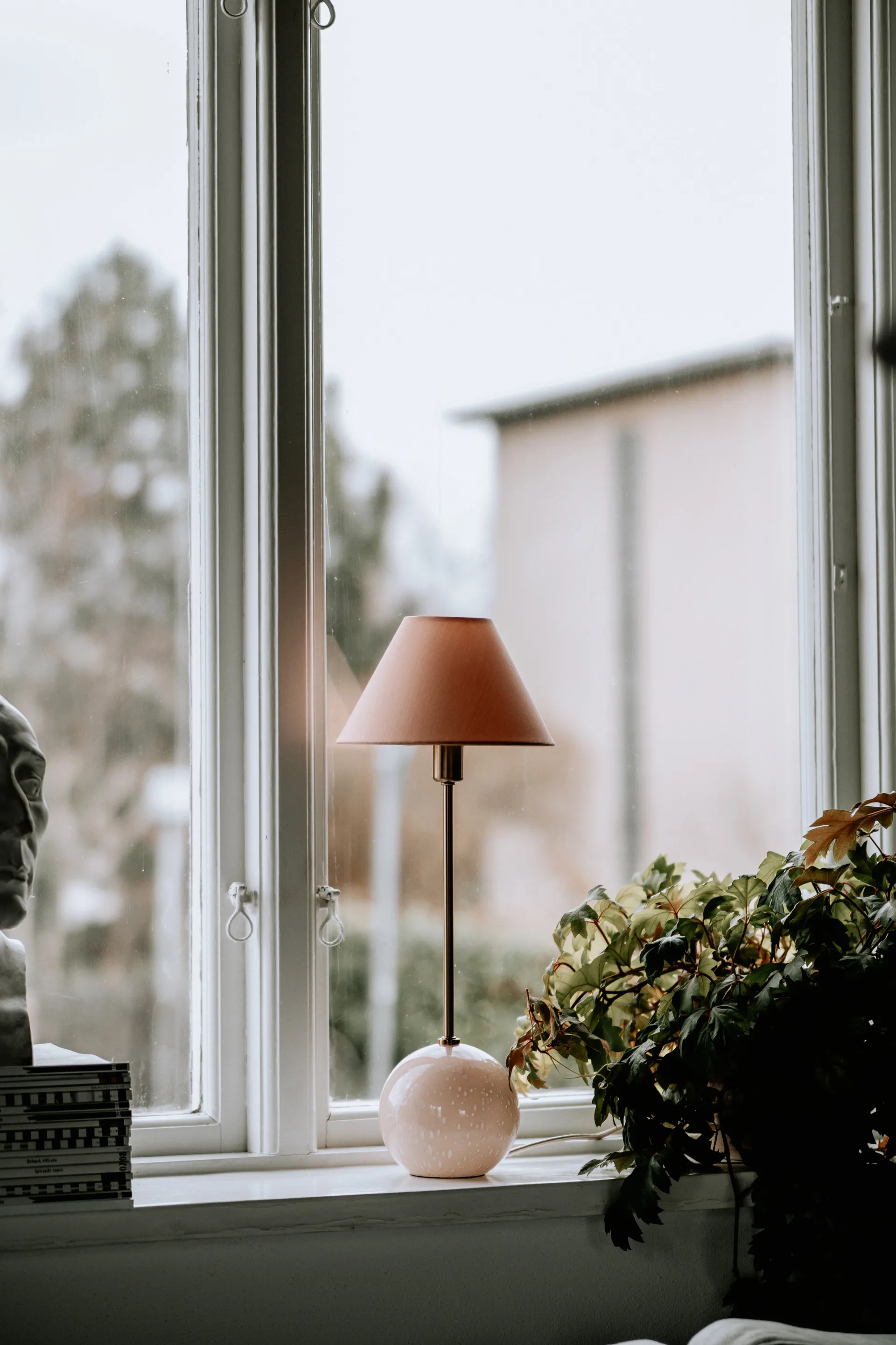 Lampa stołowa Iris 20, Róż Globen Lighting
