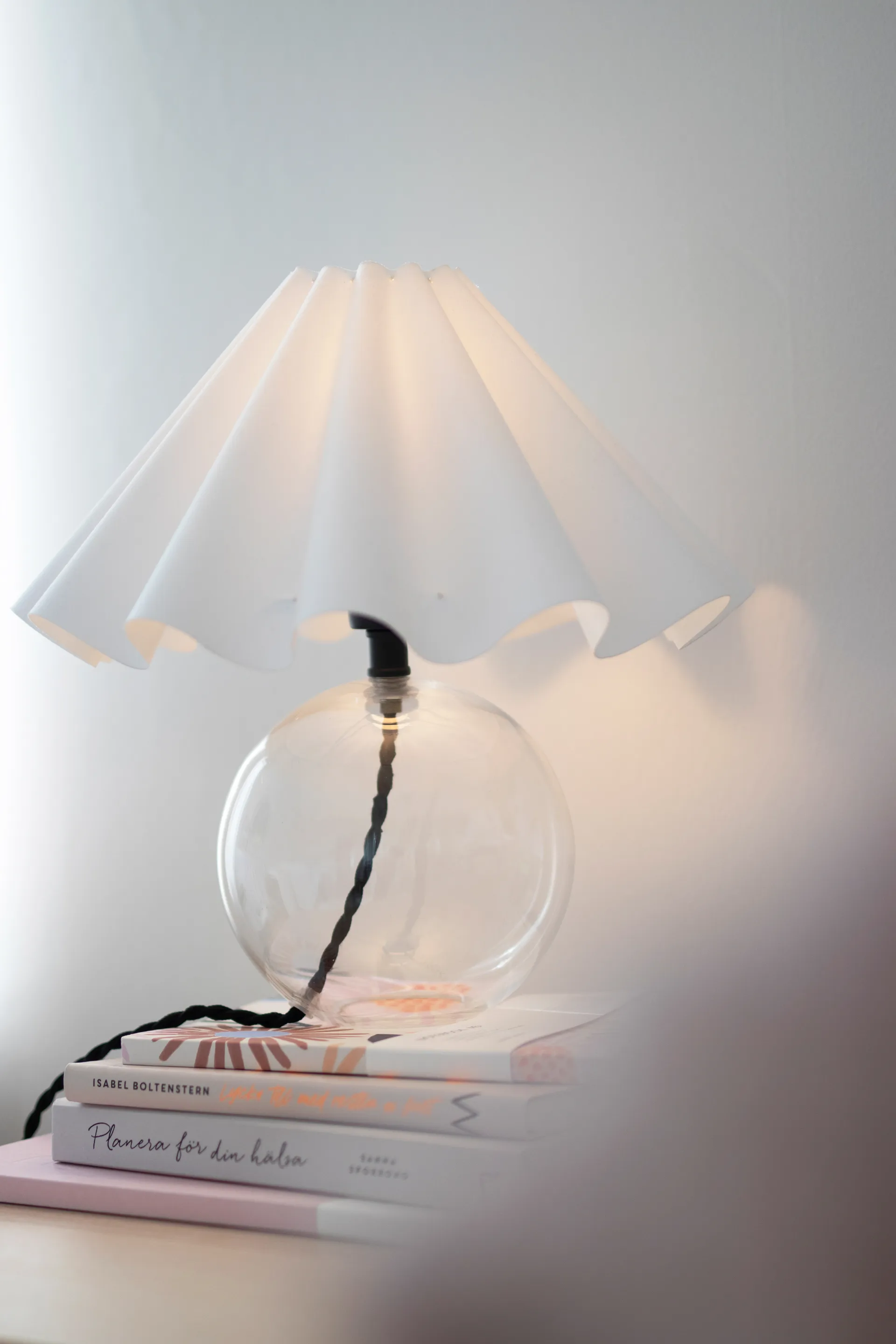 Lampa stołowa Judyta Ø30 cm, Przezroczysty-biały Globen Lighting