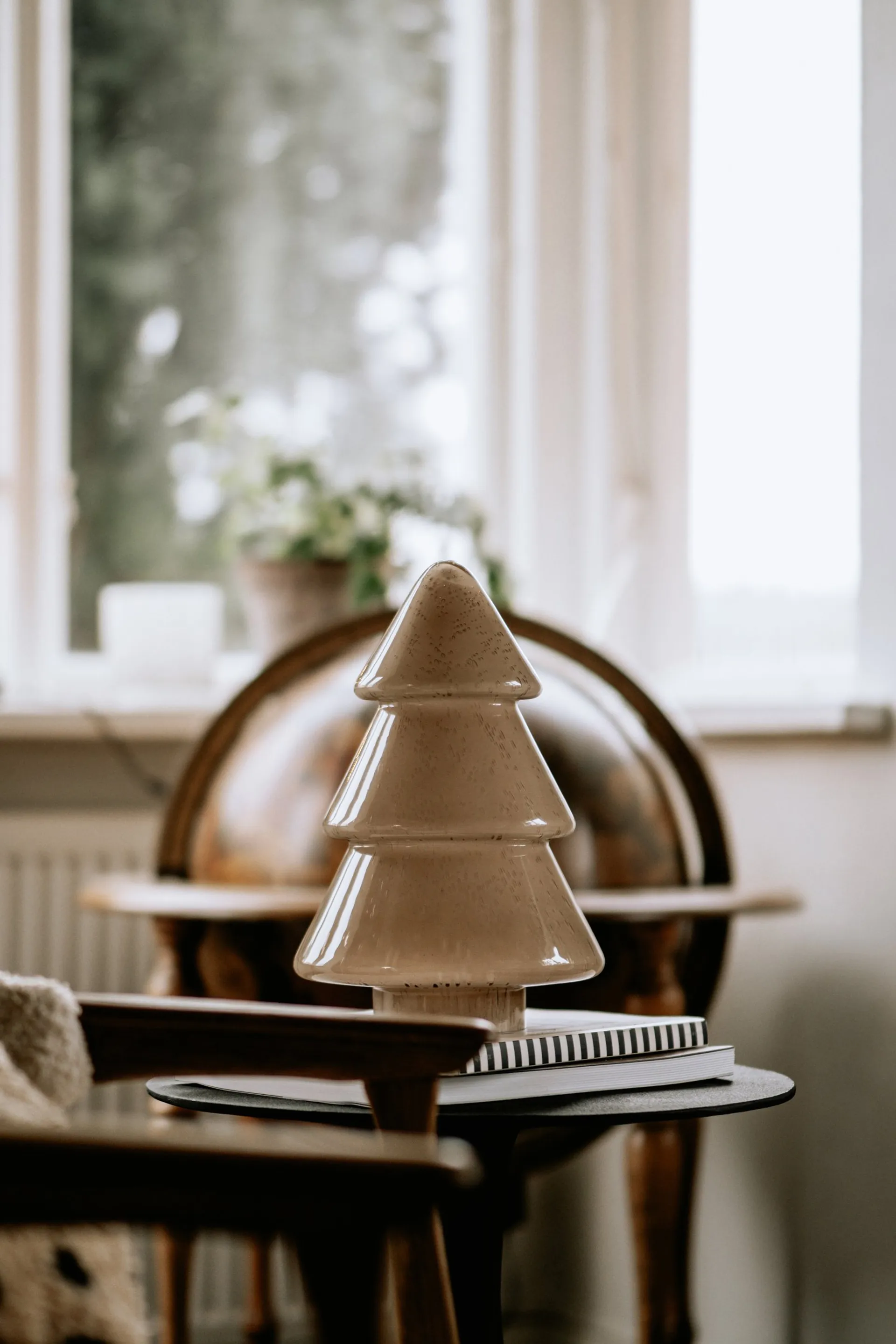 Lampa stołowa Kvist 20, Beige Globen Lighting