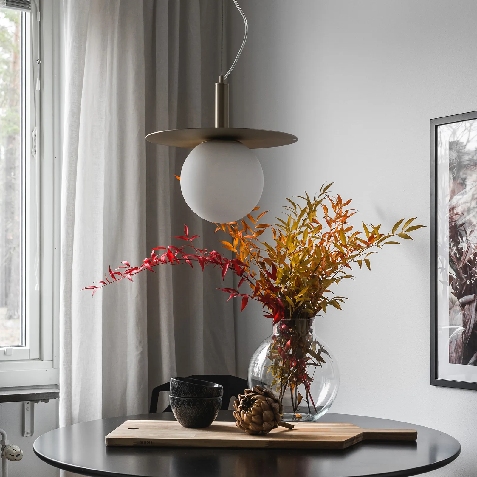 Lampa wisząca Art Deco, mosiądz - szkło opalizowane Globen Lighting