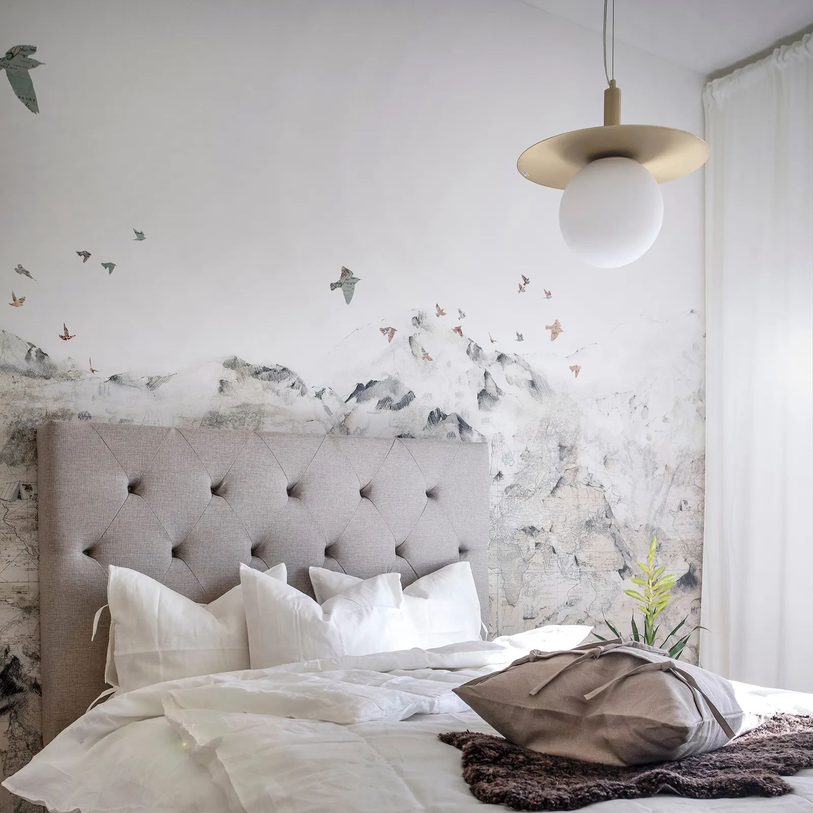 Lampa wisząca Art Deco, mosiądz - szkło opalizowane Globen Lighting