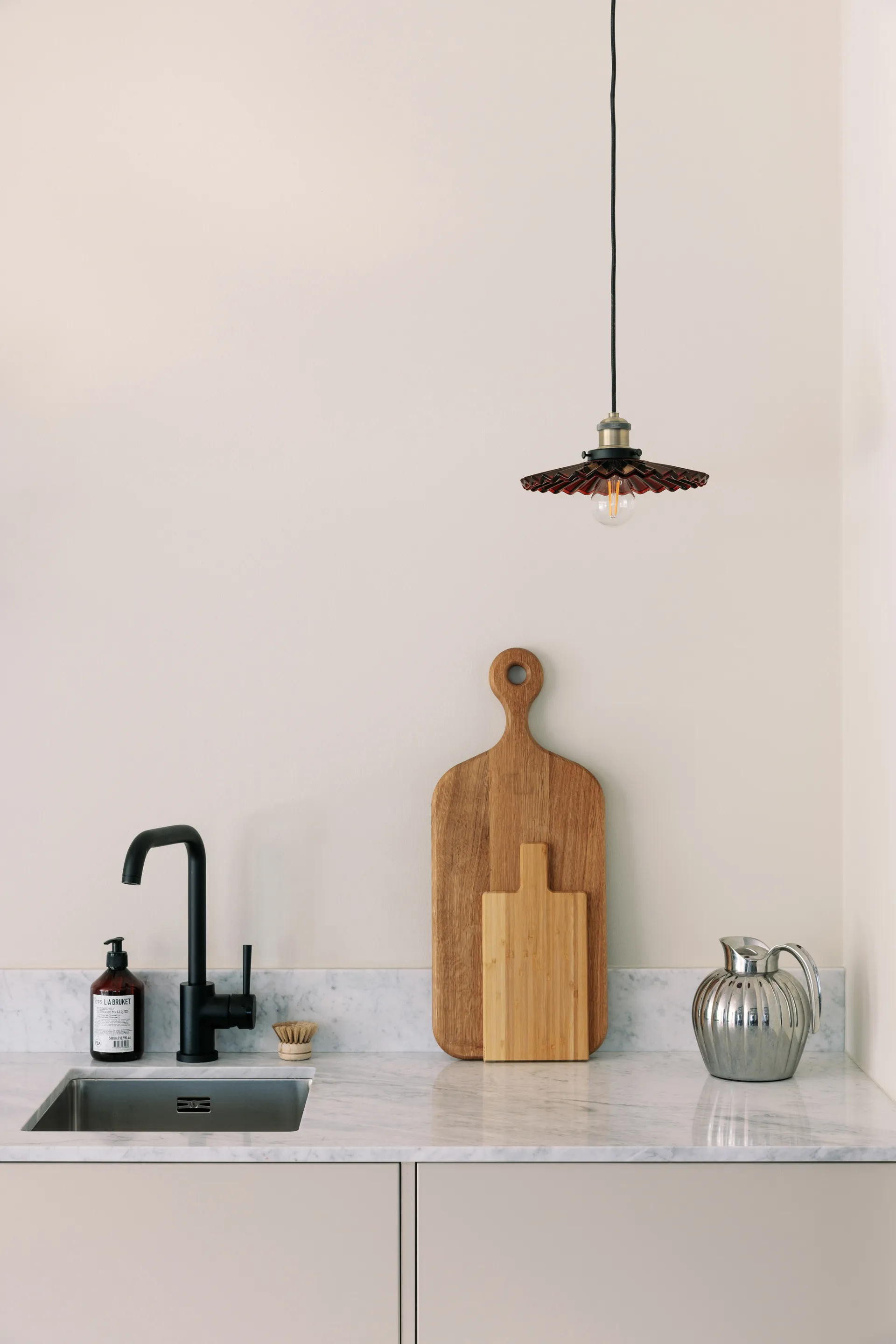 Lampa wisząca Cobbler Ø25 cm, Burgundy Globen Lighting