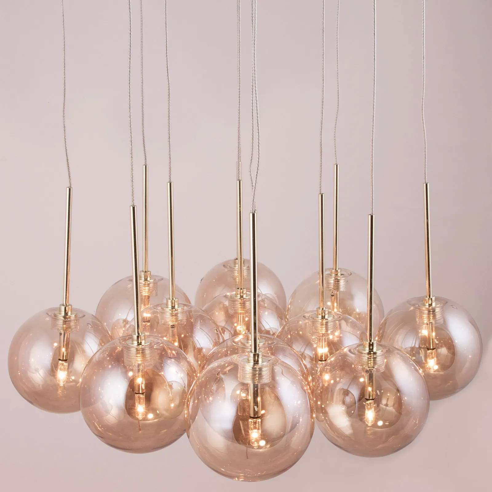 Lampa wisząca Skyfall, Bursztynowy Globen Lighting