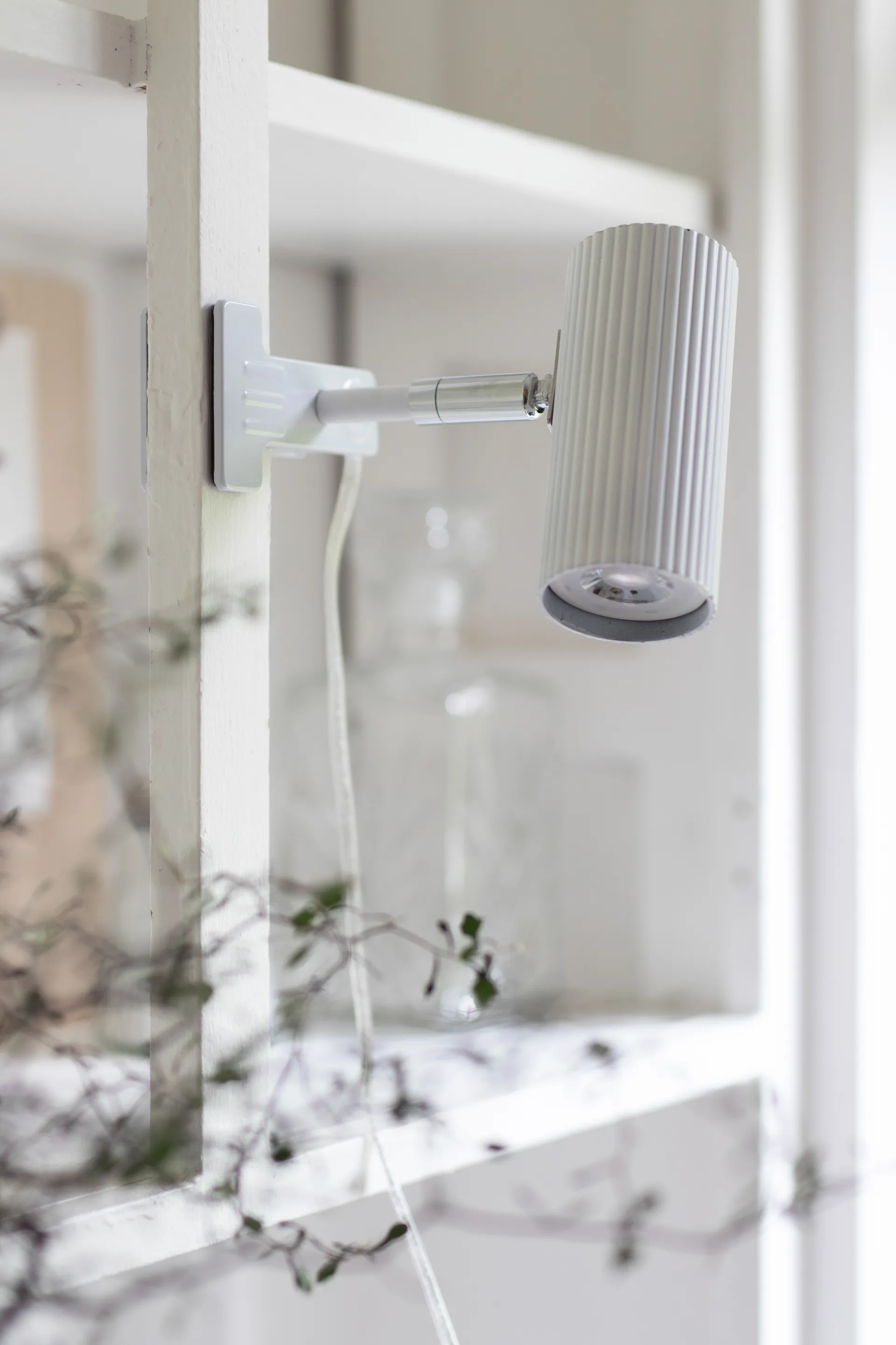 Lampa zaciskowa Hubble'a, Biały Globen Lighting