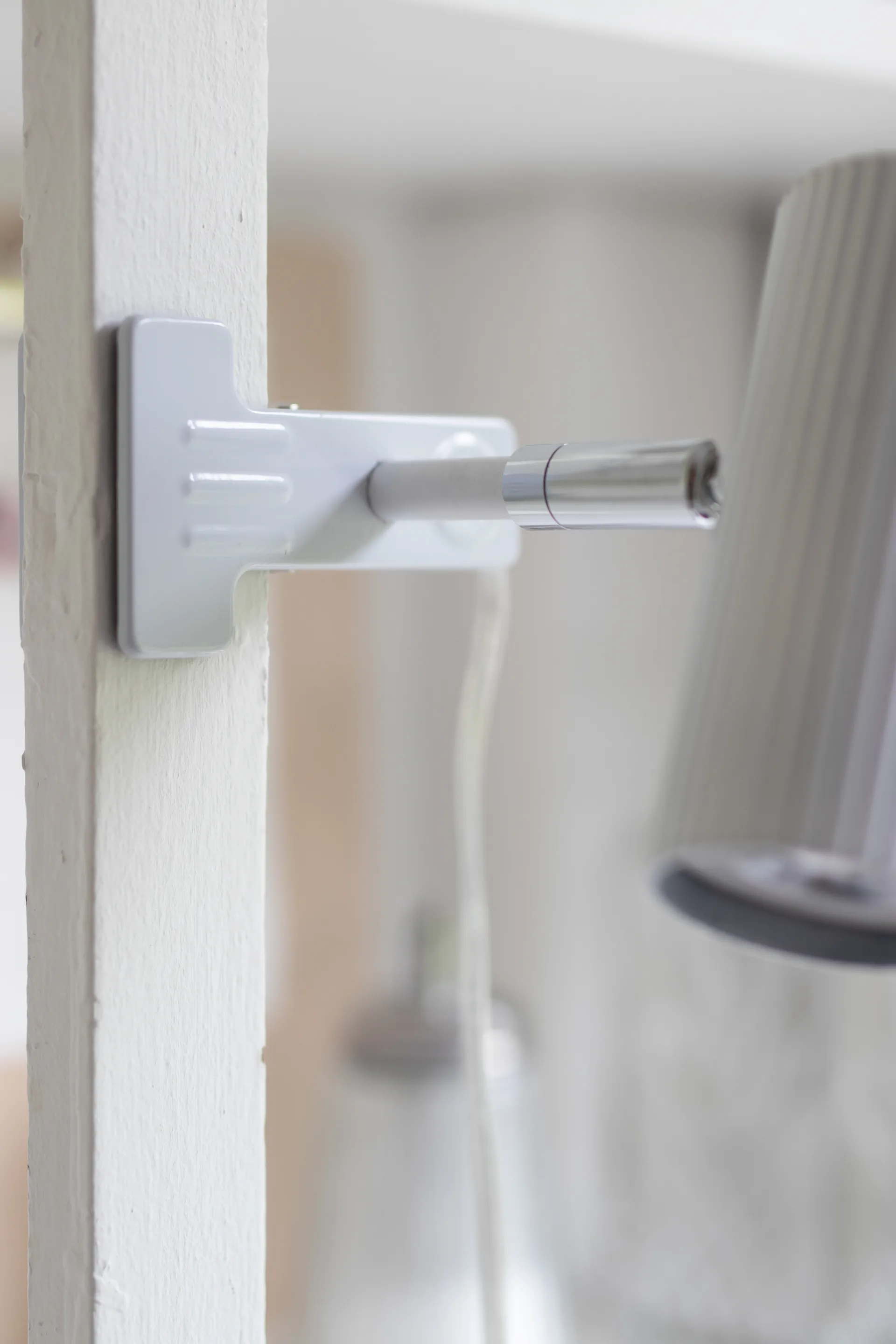 Lampa zaciskowa Hubble'a, Biały Globen Lighting