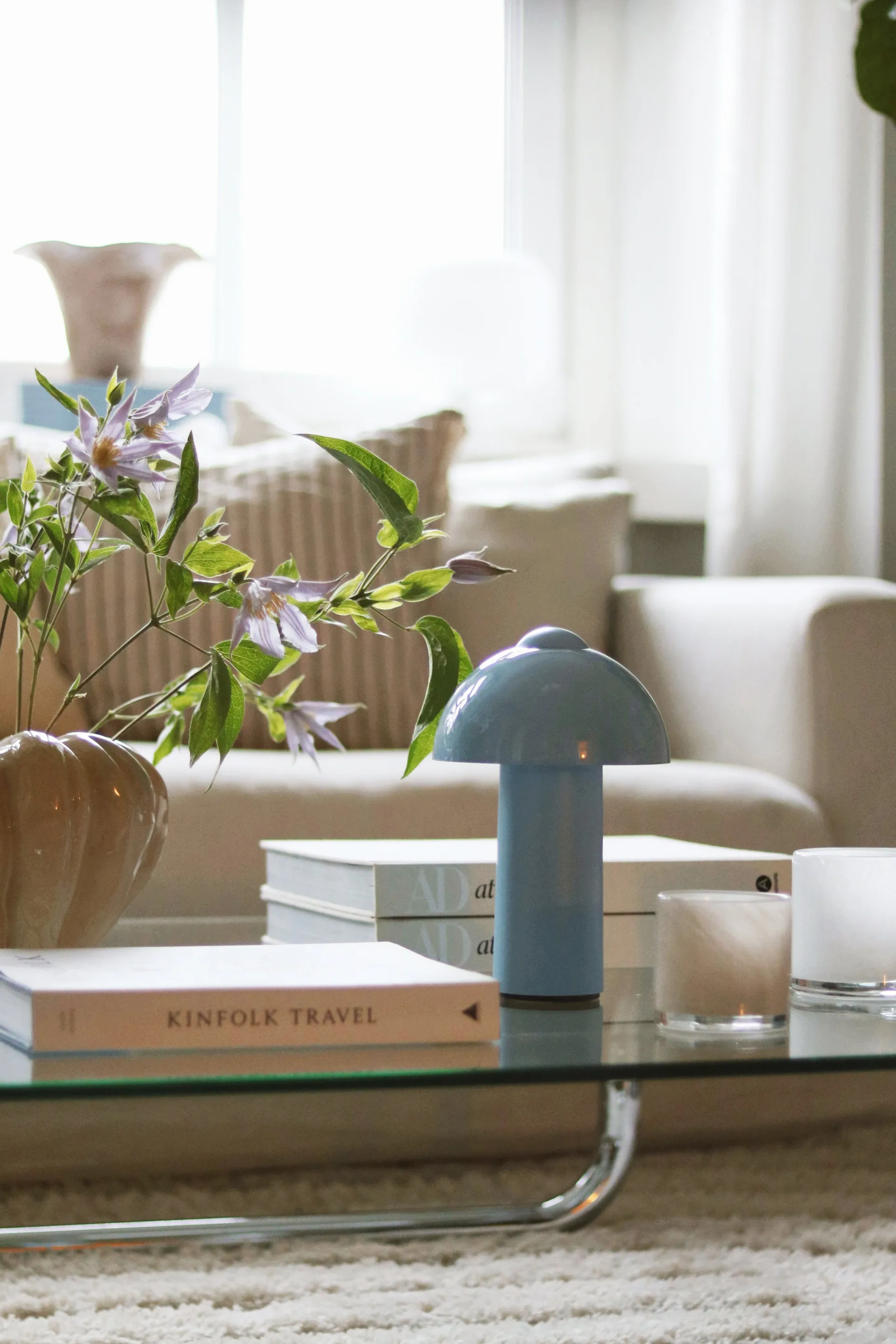 Przenośna lampa stołowa Buddy , Jasnoniebieska Globen Lighting