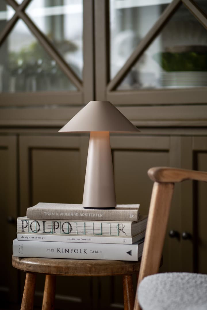 Przenośna lampa stołowa Cannes, Mud Globen Lighting