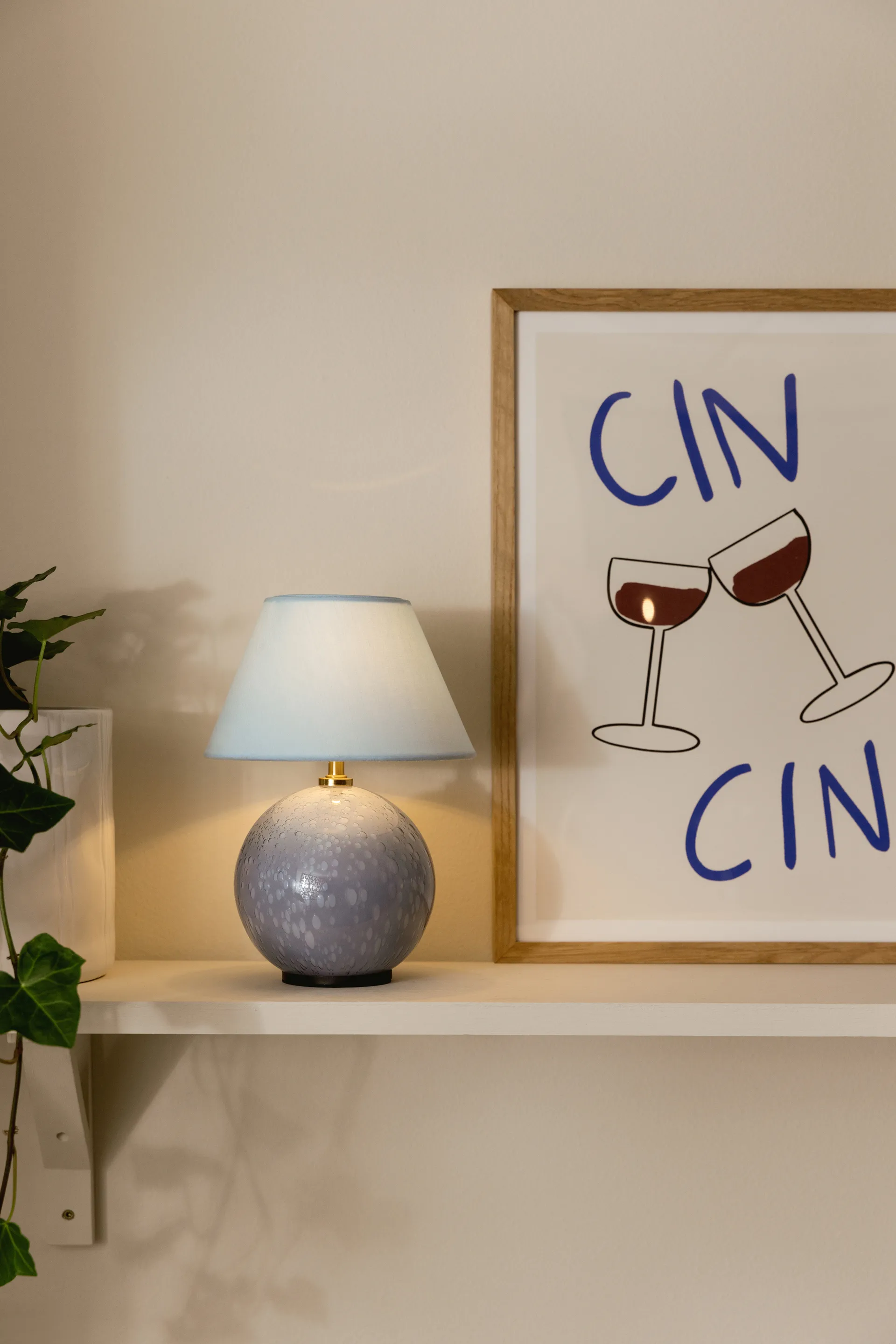 Przenośna lampa stołowa Iris 16, Błękit gołębi Globen Lighting