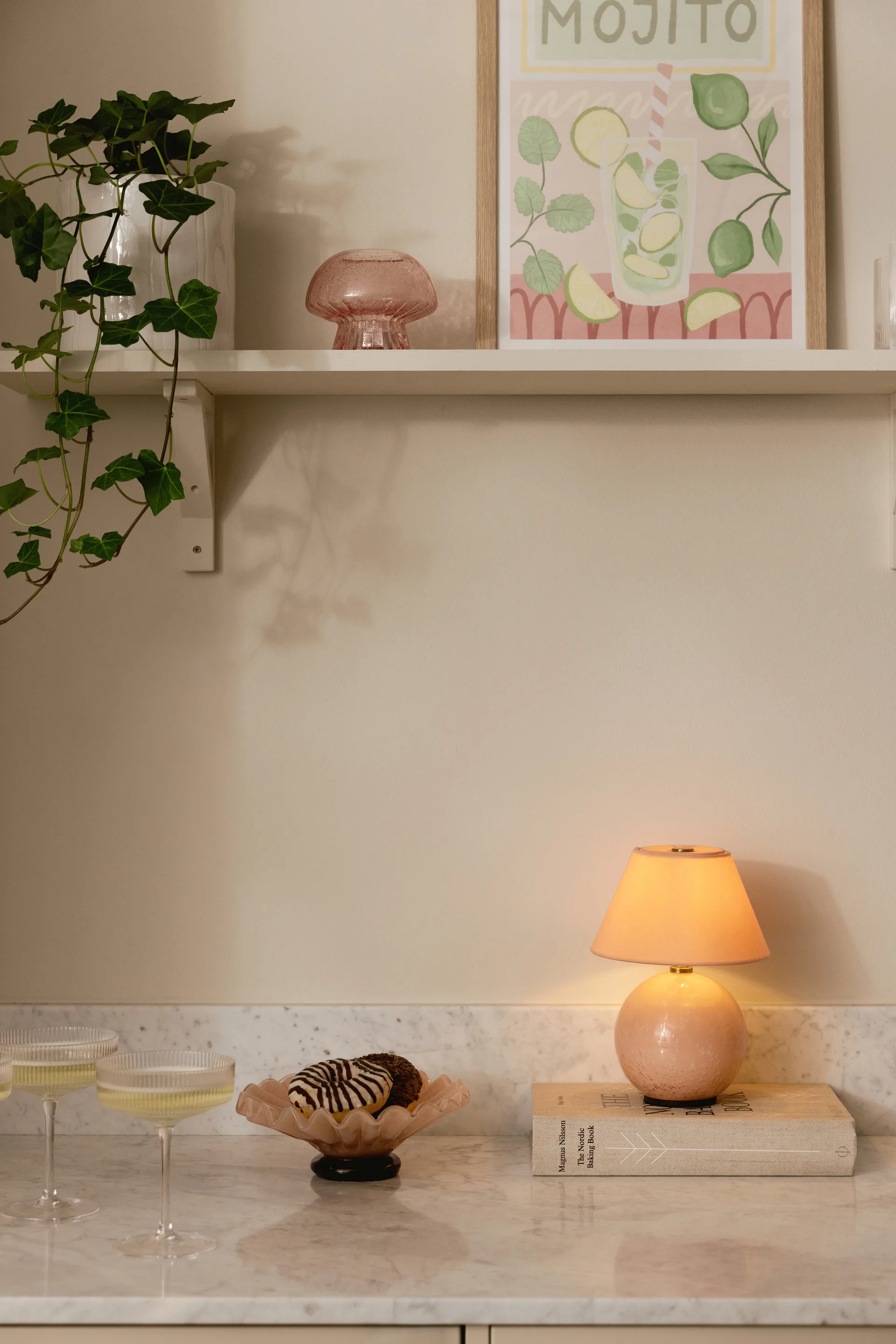 Przenośna lampa stołowa Iris 16, Różowy Globen Lighting