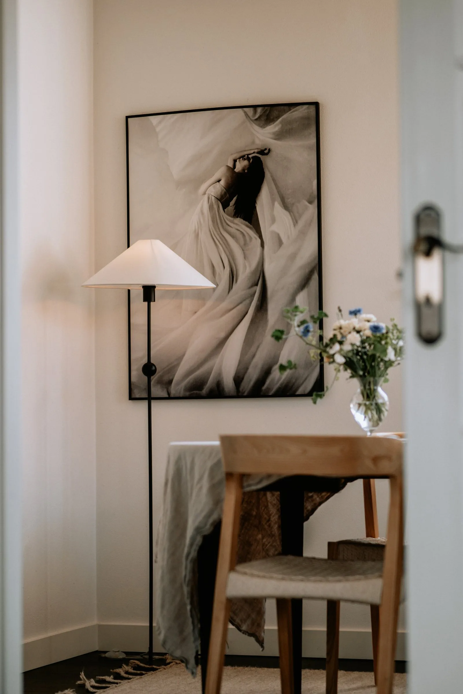 Stojak do lampy Astrid 130 cm, Czarny Globen Lighting