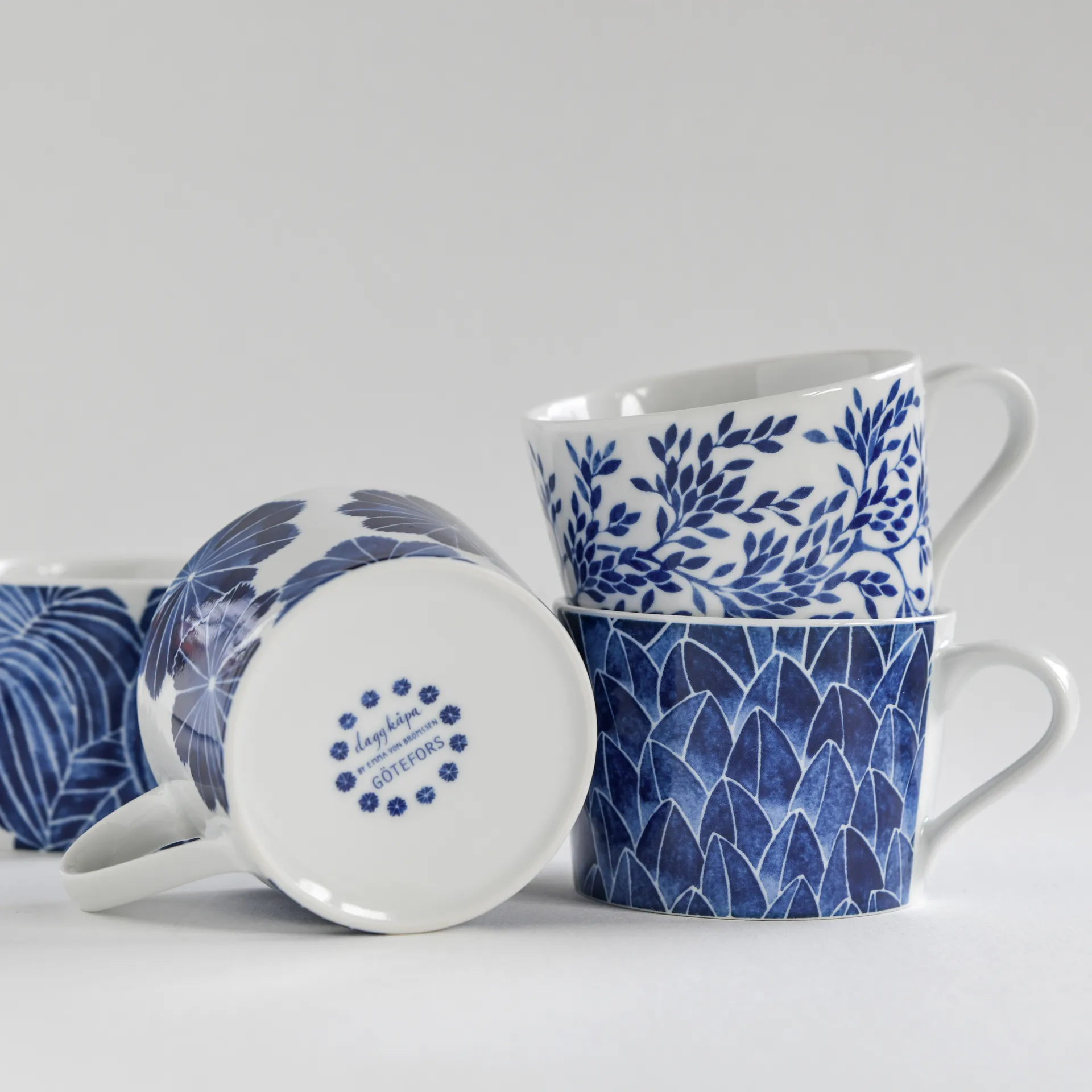 Botanica filiżanka z uchem, Daggkåpa (Przywrotnik pospolity) Götefors Porslin