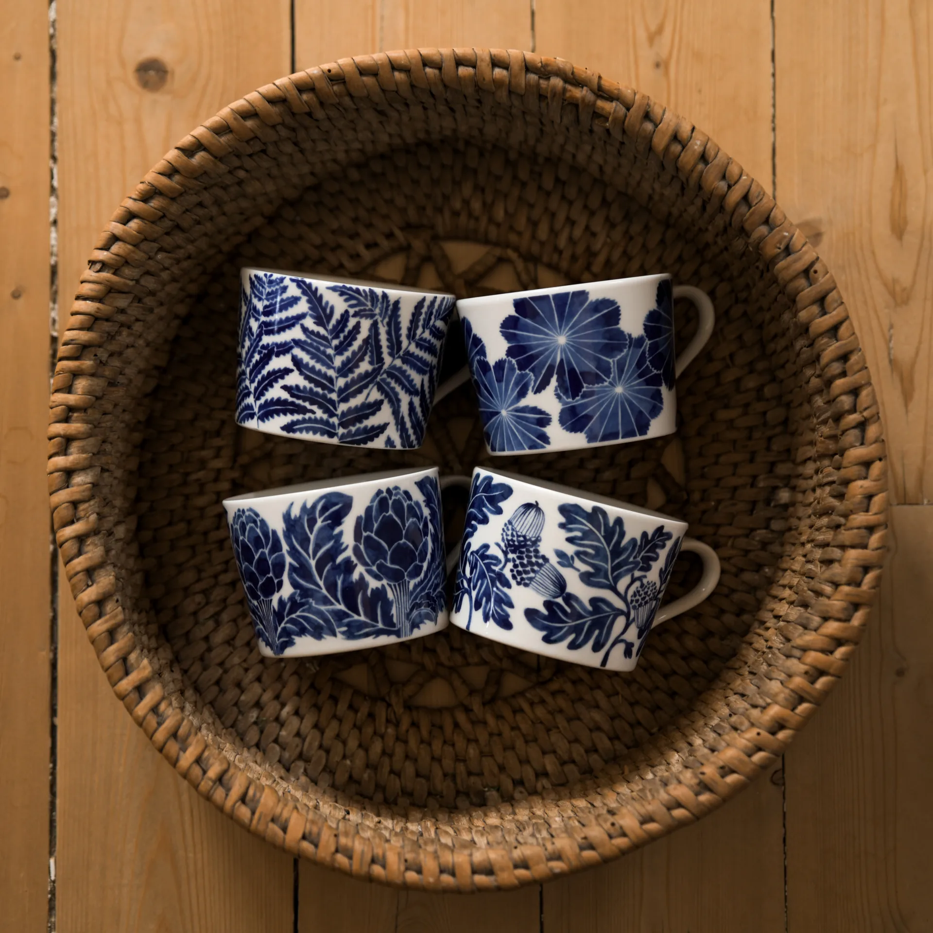 Kubek Artichoke 24 cl, Niebieski Götefors Porslin