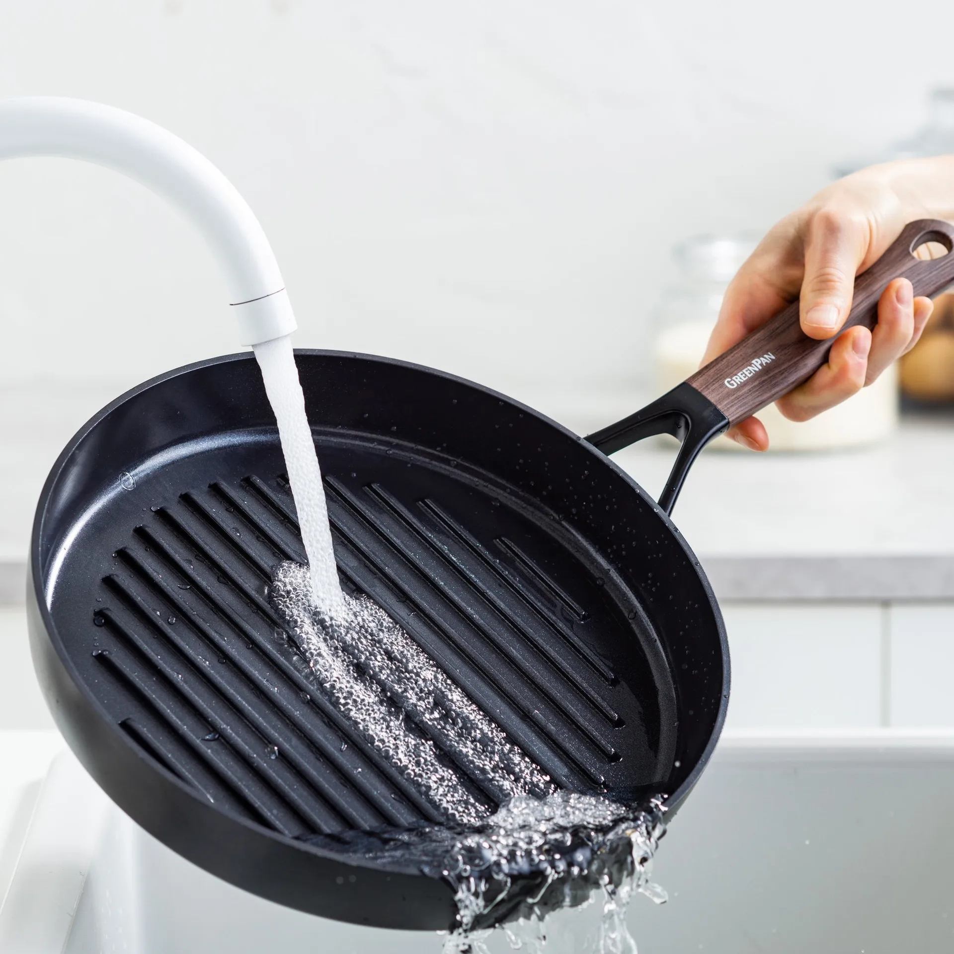 Patelnia grillowa Eco Smartshape 28 cm, Dark wood GreenPan