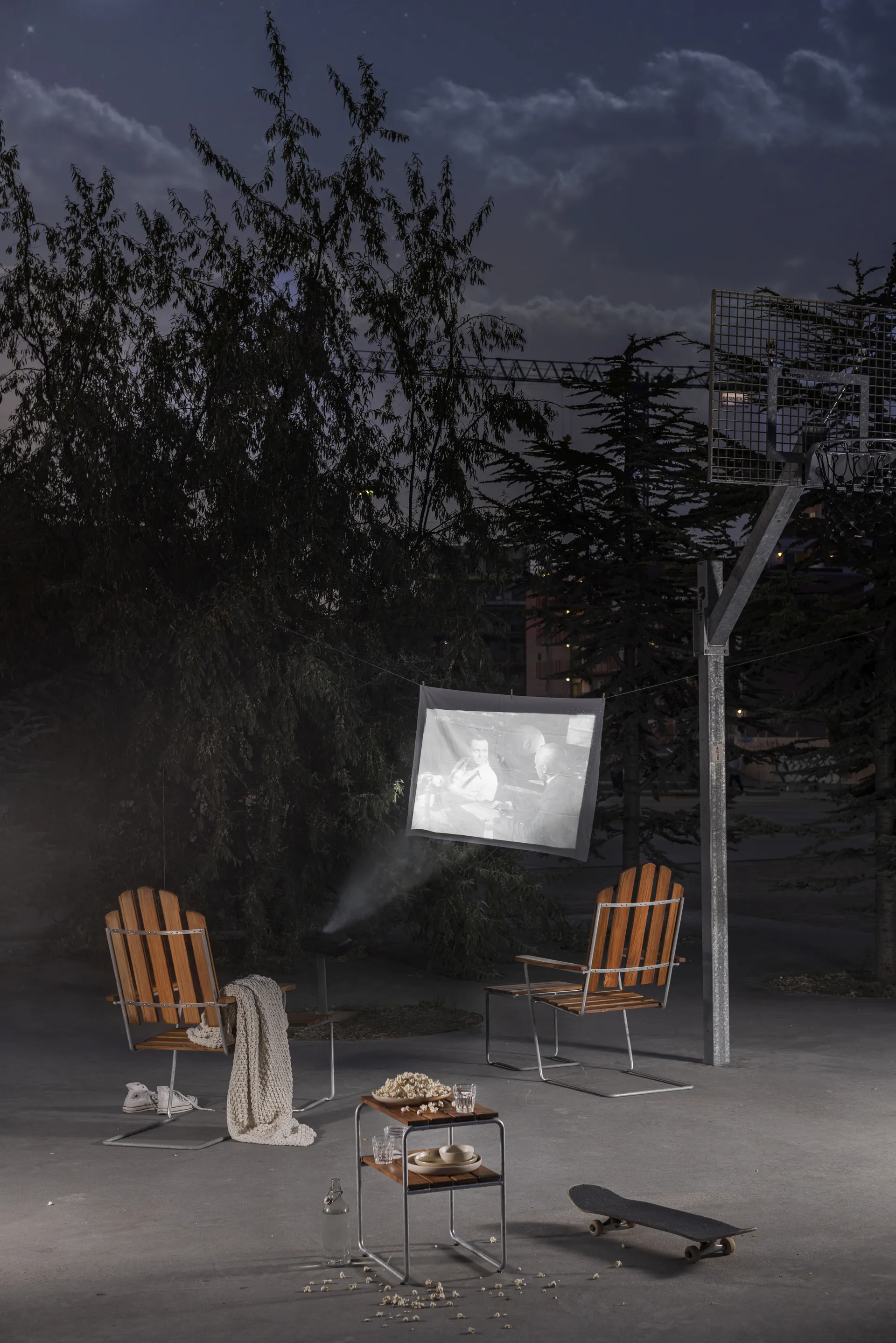 Boczny stolik Grythyttan, Drewno tekowe - ocynkowany stelaż stalowy Grythyttan Stålmöbler