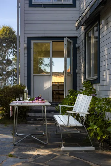 Sofa 6 - Dąb lakierowany na biało - ocynkowany stelaż stalowy - Grythyttan Stålmöbler