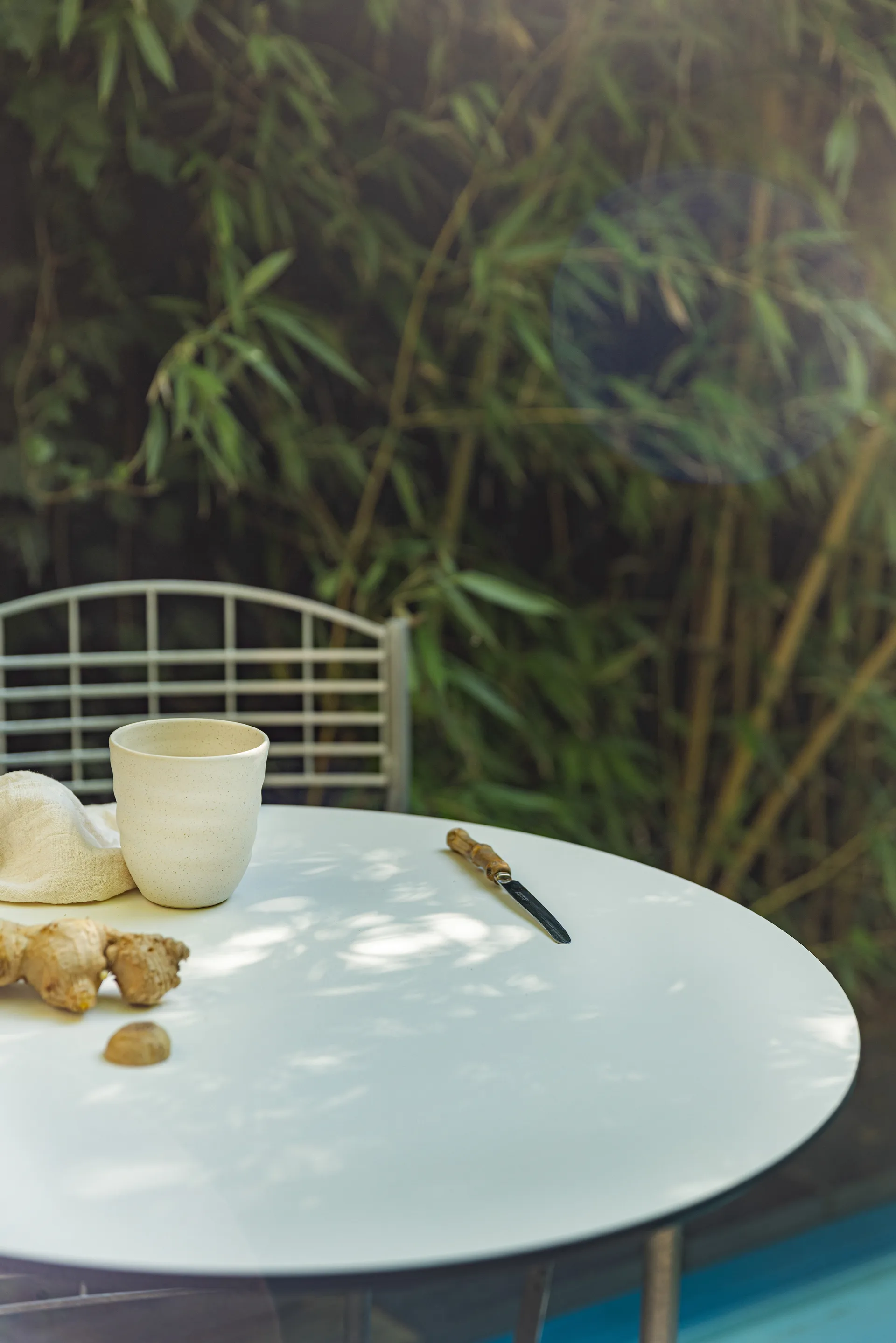 Stół High Tech, Biały - ocynkowany stelaż stalowy, Ø60 cm Grythyttan Stålmöbler