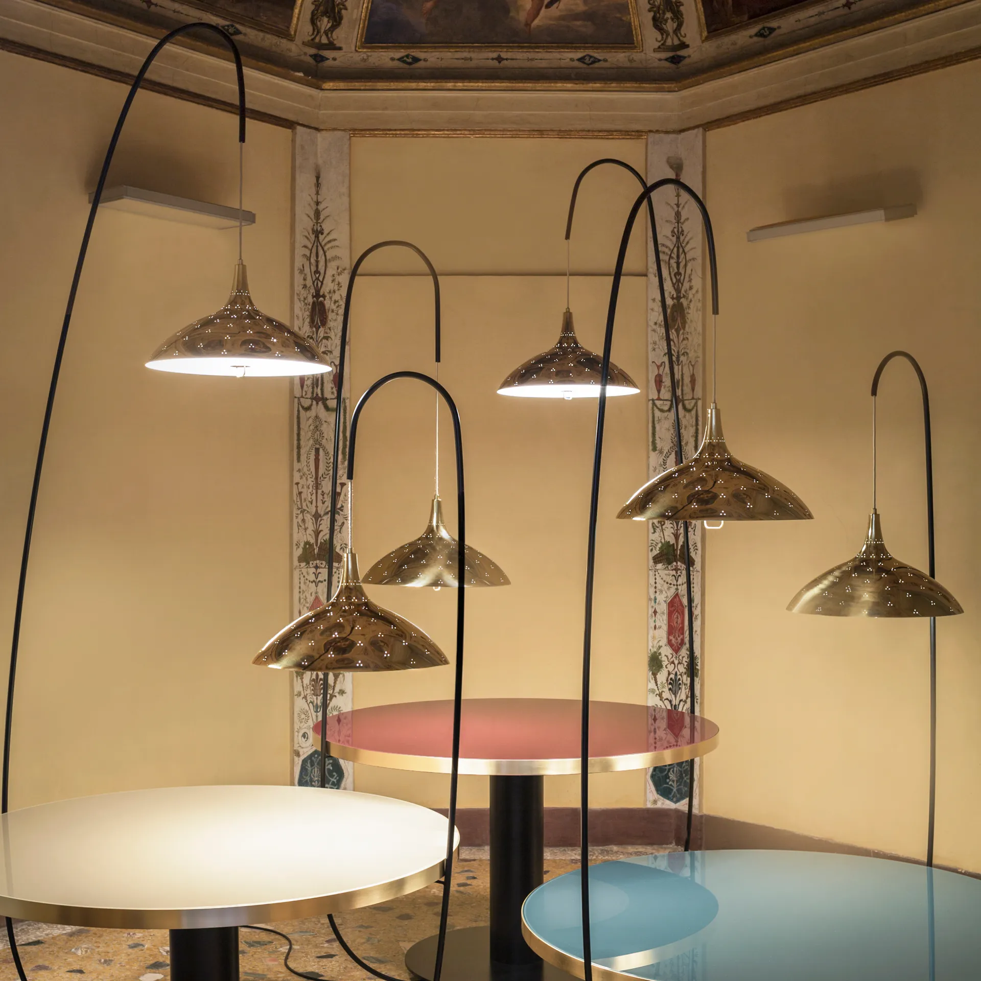 1965 lampa wisząca, Brass GUBI