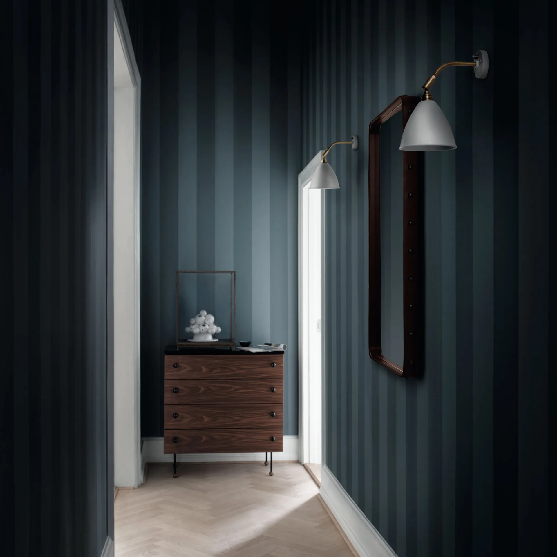 62 Dresser komoda, american walnut, 6 szuflady GUBI