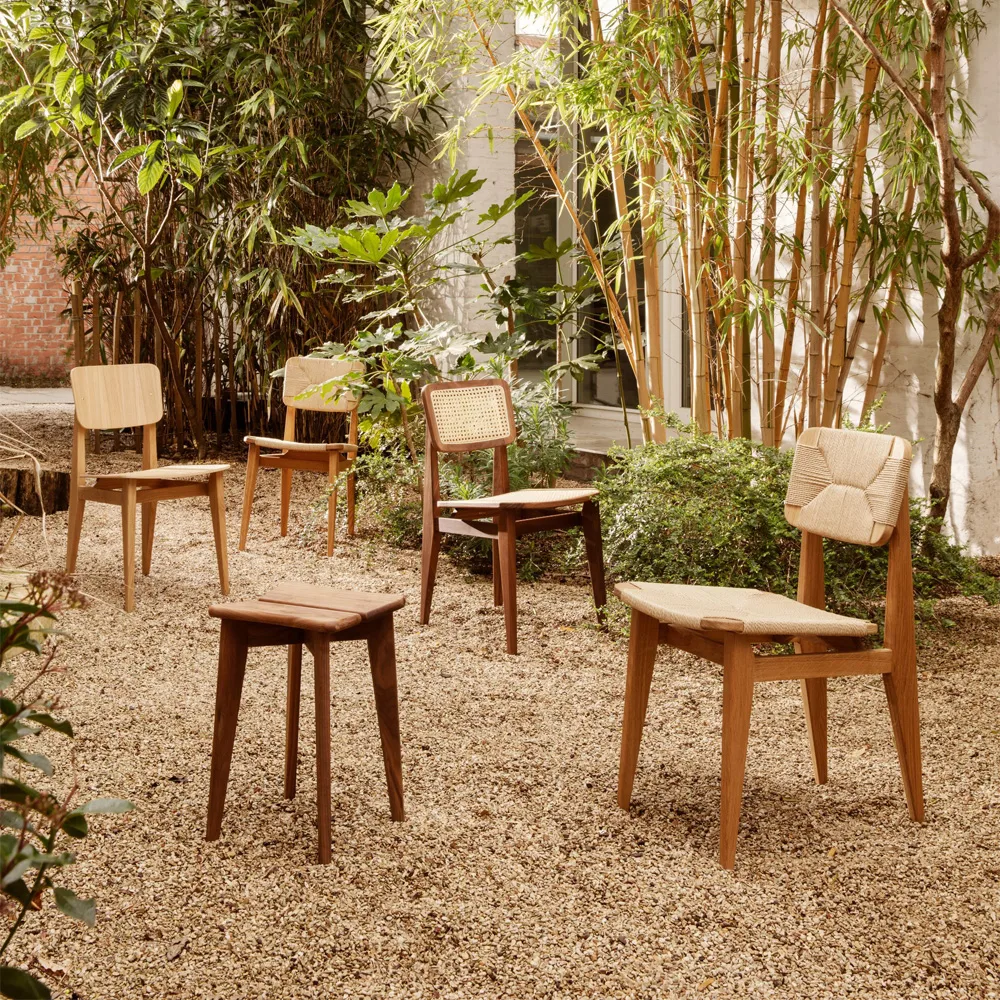 C-Chair krzesło, black stained oak, oparcie z naturalnej wikliny GUBI